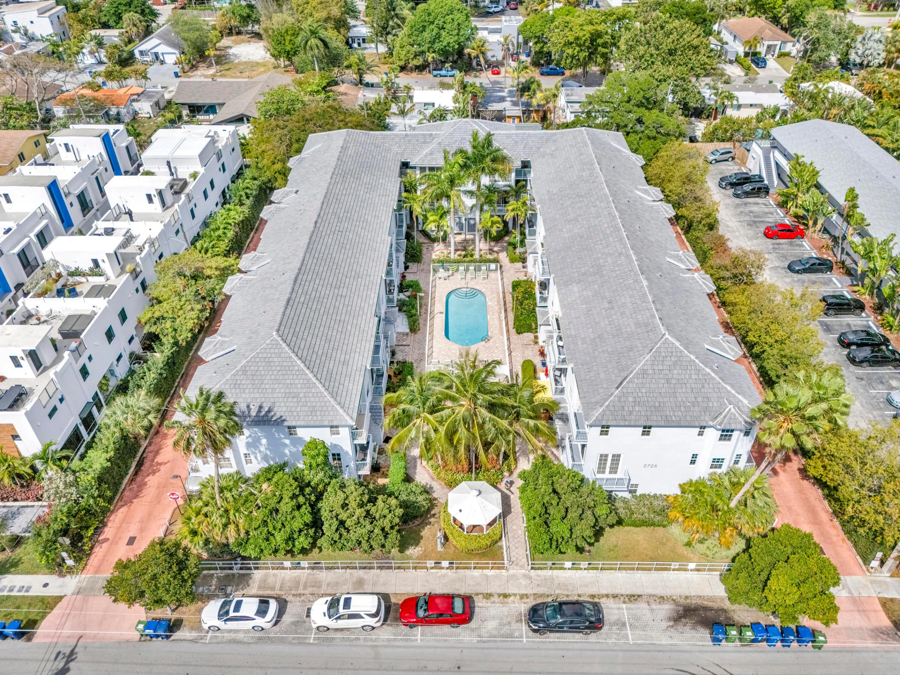 2725 NE 8TH Avenue #112