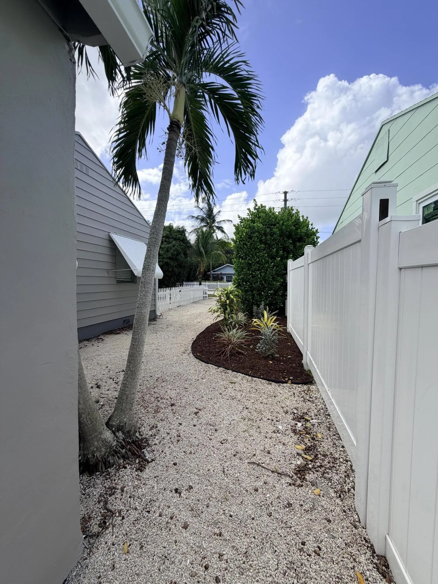 629 SE 4TH Avenue