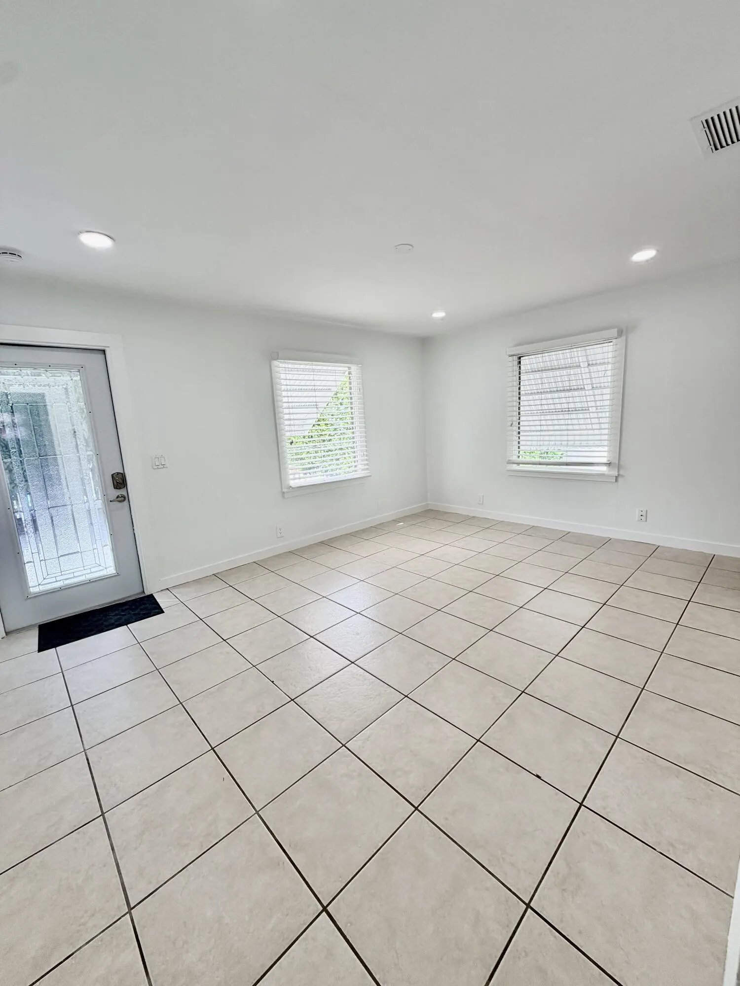 629 SE 4TH Avenue