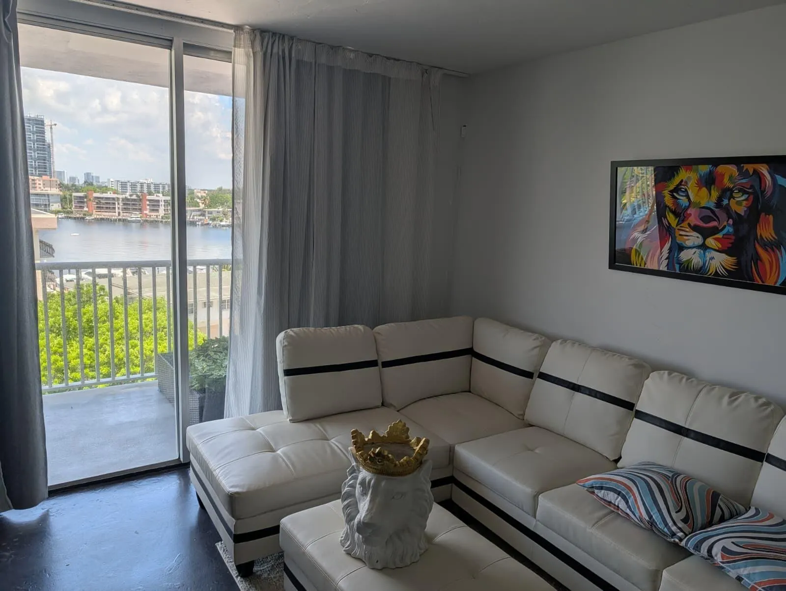 137 GOLDEN ISLES Drive #609