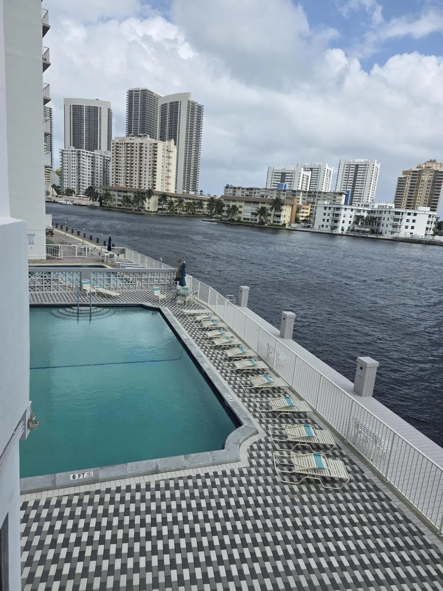 137 GOLDEN ISLES Drive #609