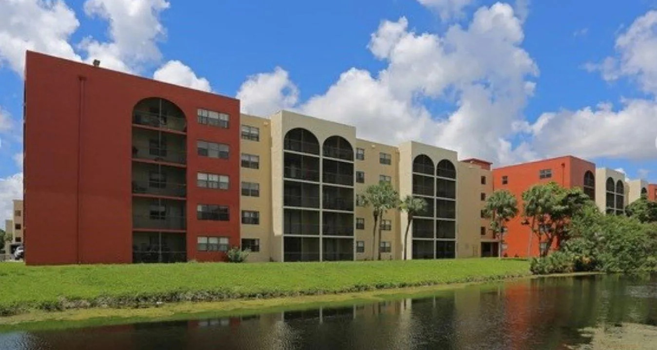 1196 NW 40th Avenue #94-203