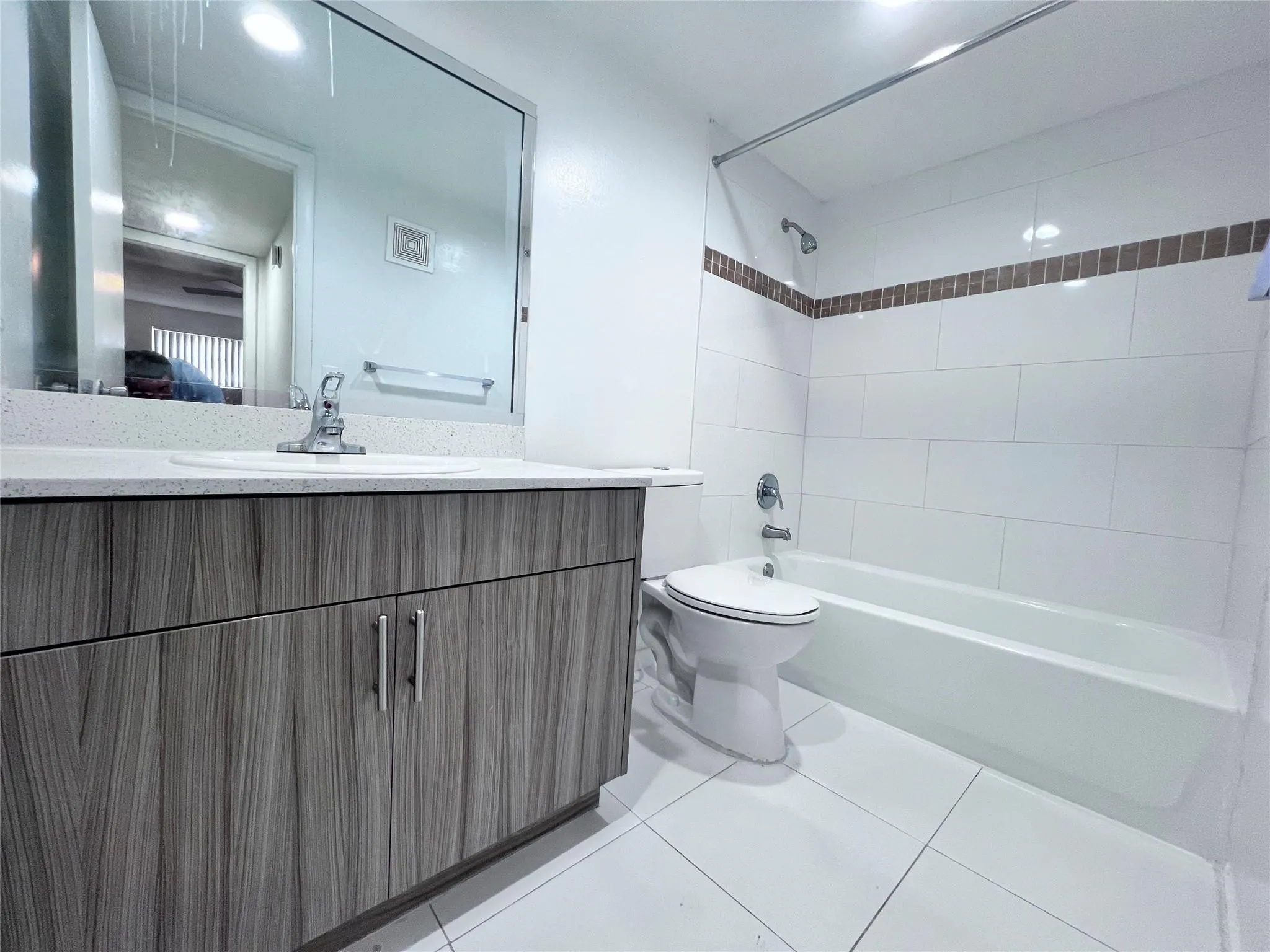 1196 NW 40th Avenue #94-203