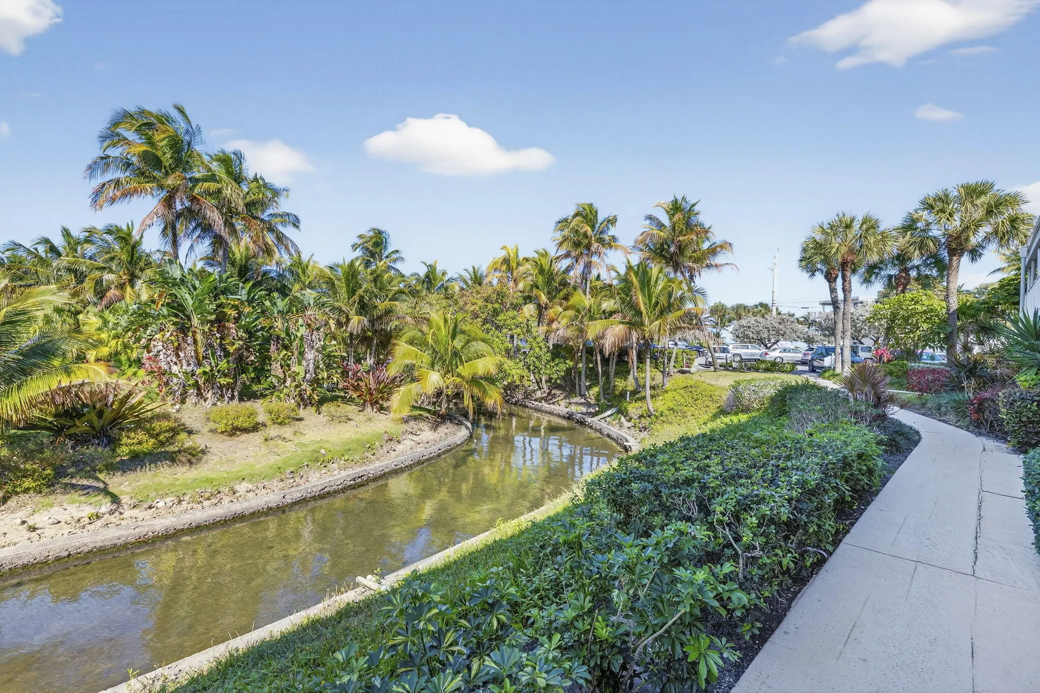 1221 HILLSBORO MILE #23A