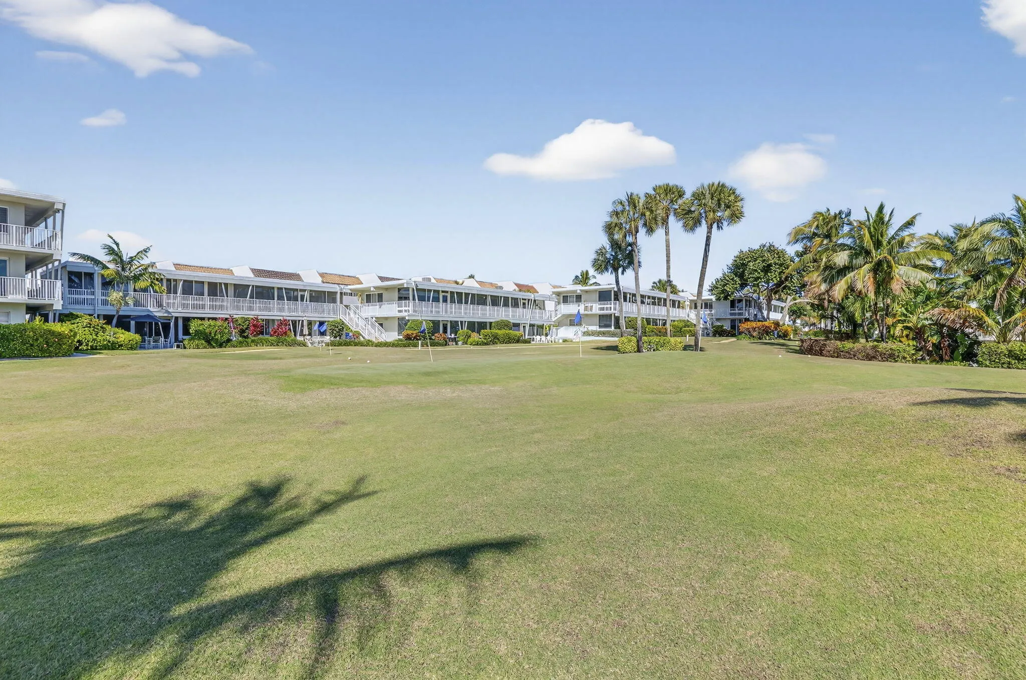 1221 HILLSBORO MILE #23A