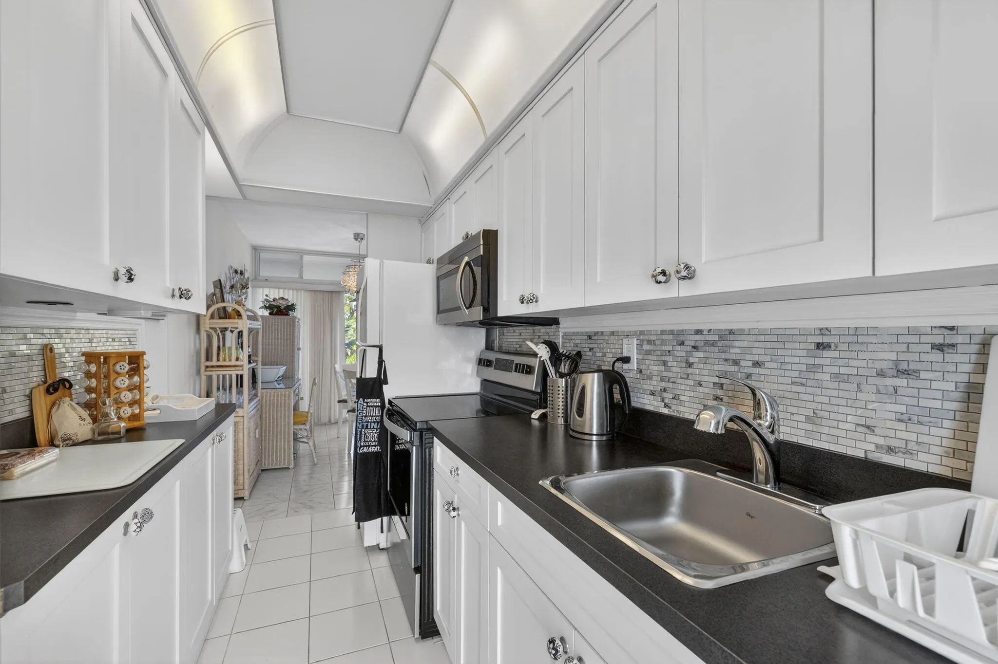1221 HILLSBORO MILE #23A