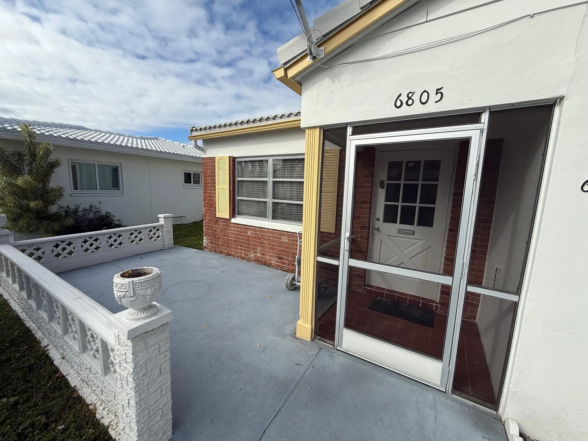 6805 NW 75TH Drive