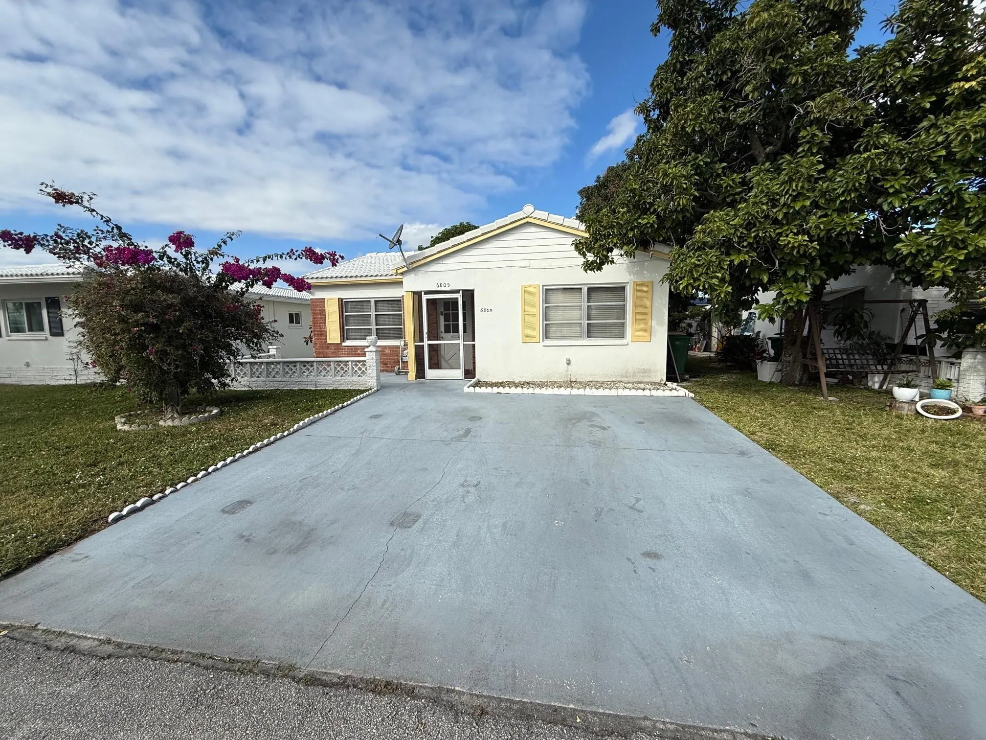 6805 NW 75TH Drive