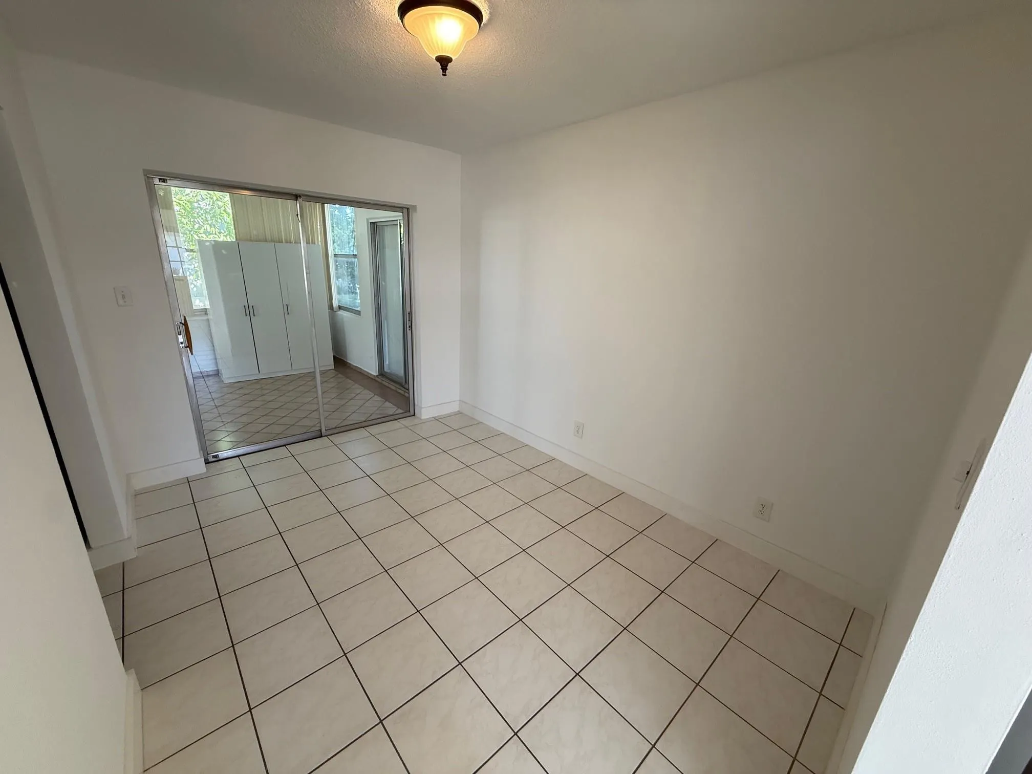 6805 NW 75TH Drive