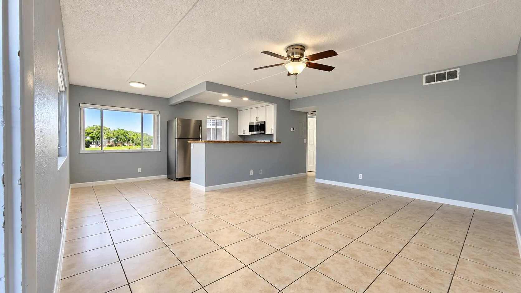 2000 SPRINGDALE Boulevard #201
