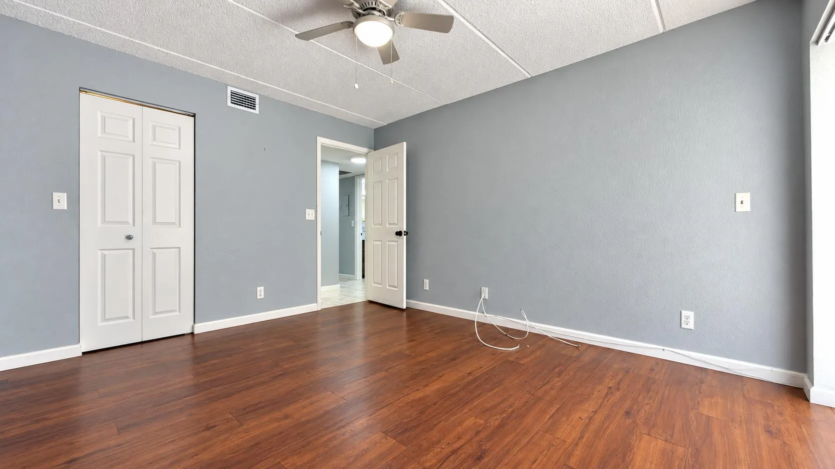2000 SPRINGDALE Boulevard #201
