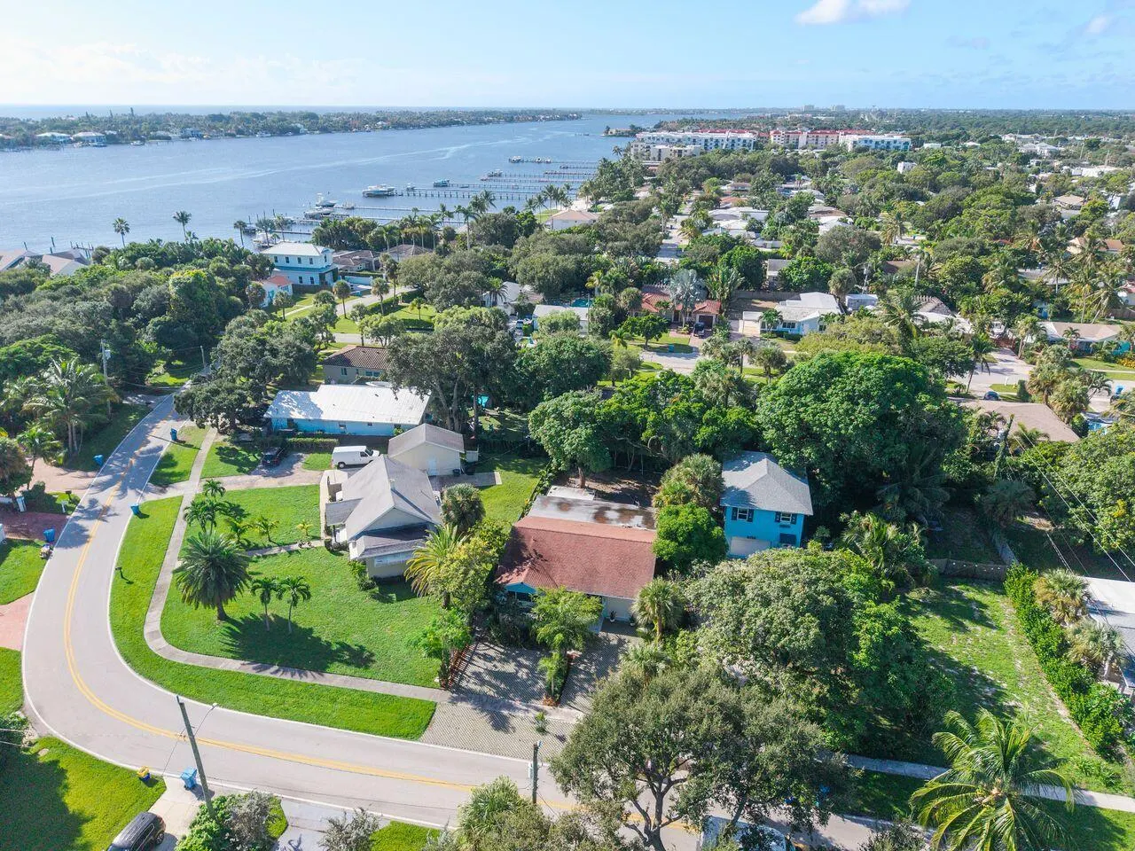 545 S LAKE Drive