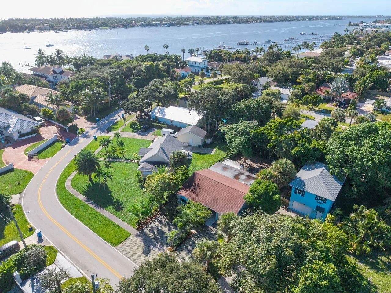 545 S LAKE Drive