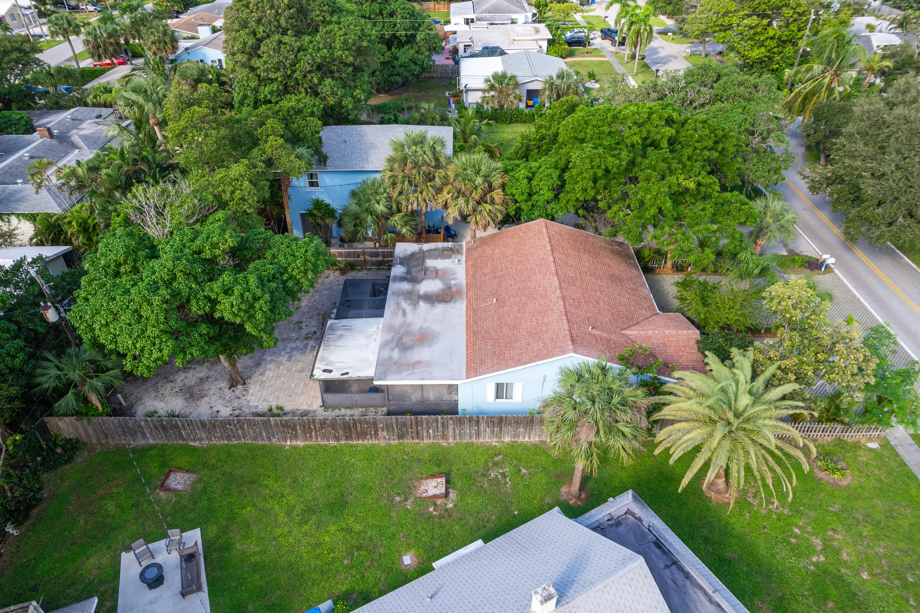 545 S LAKE Drive