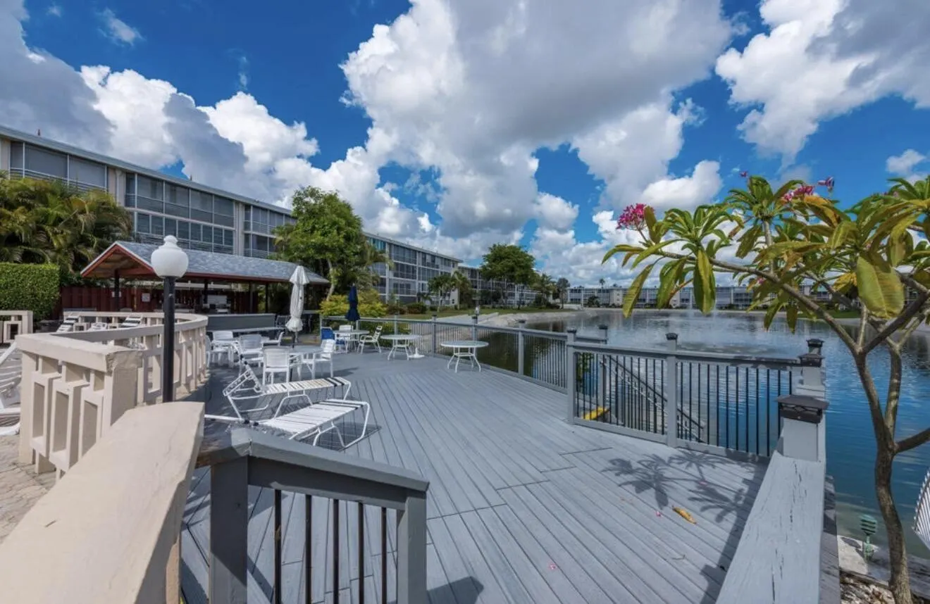 2855 GARDEN Drive S #306