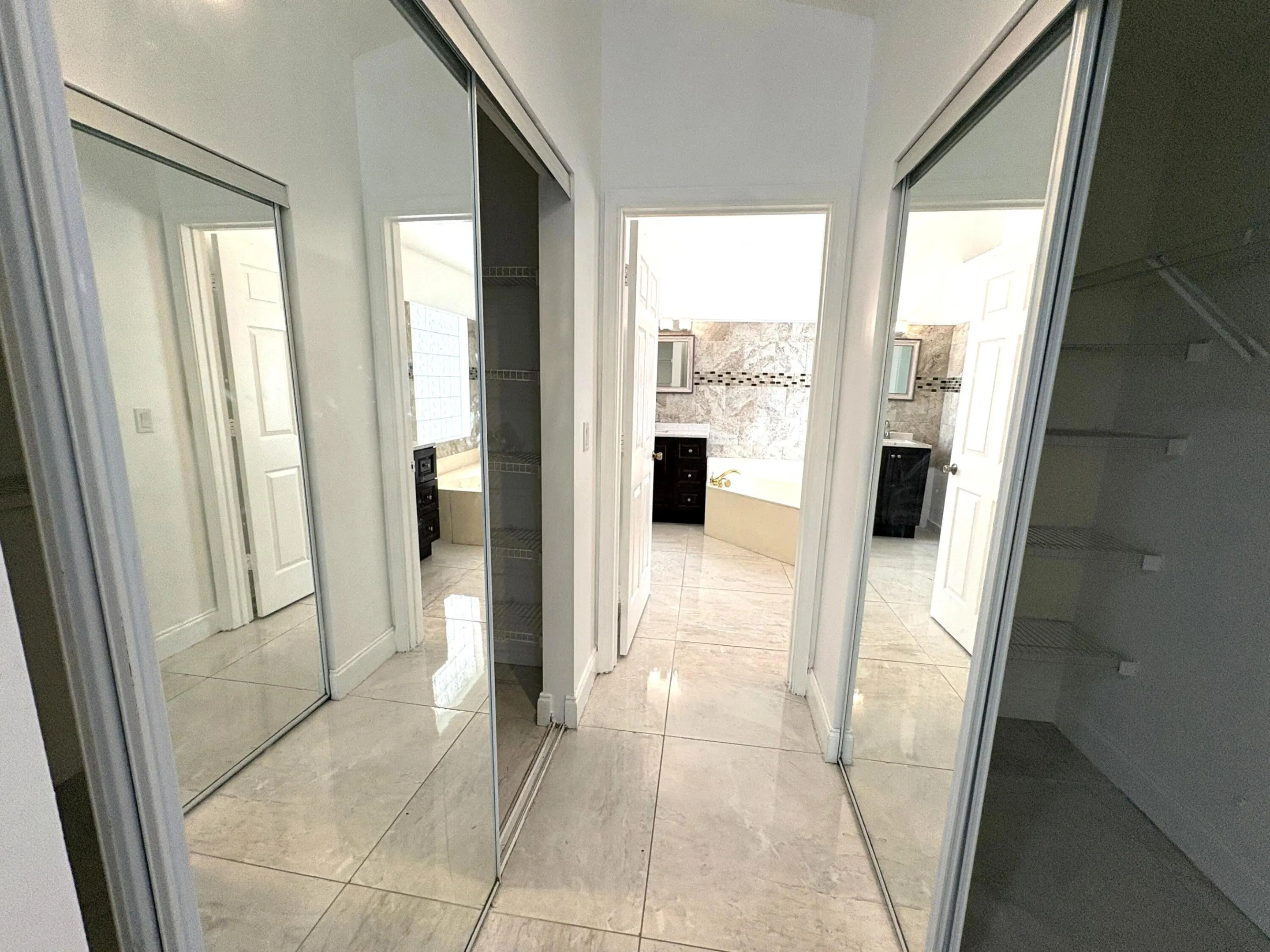 1842 OAK BERRY Circle