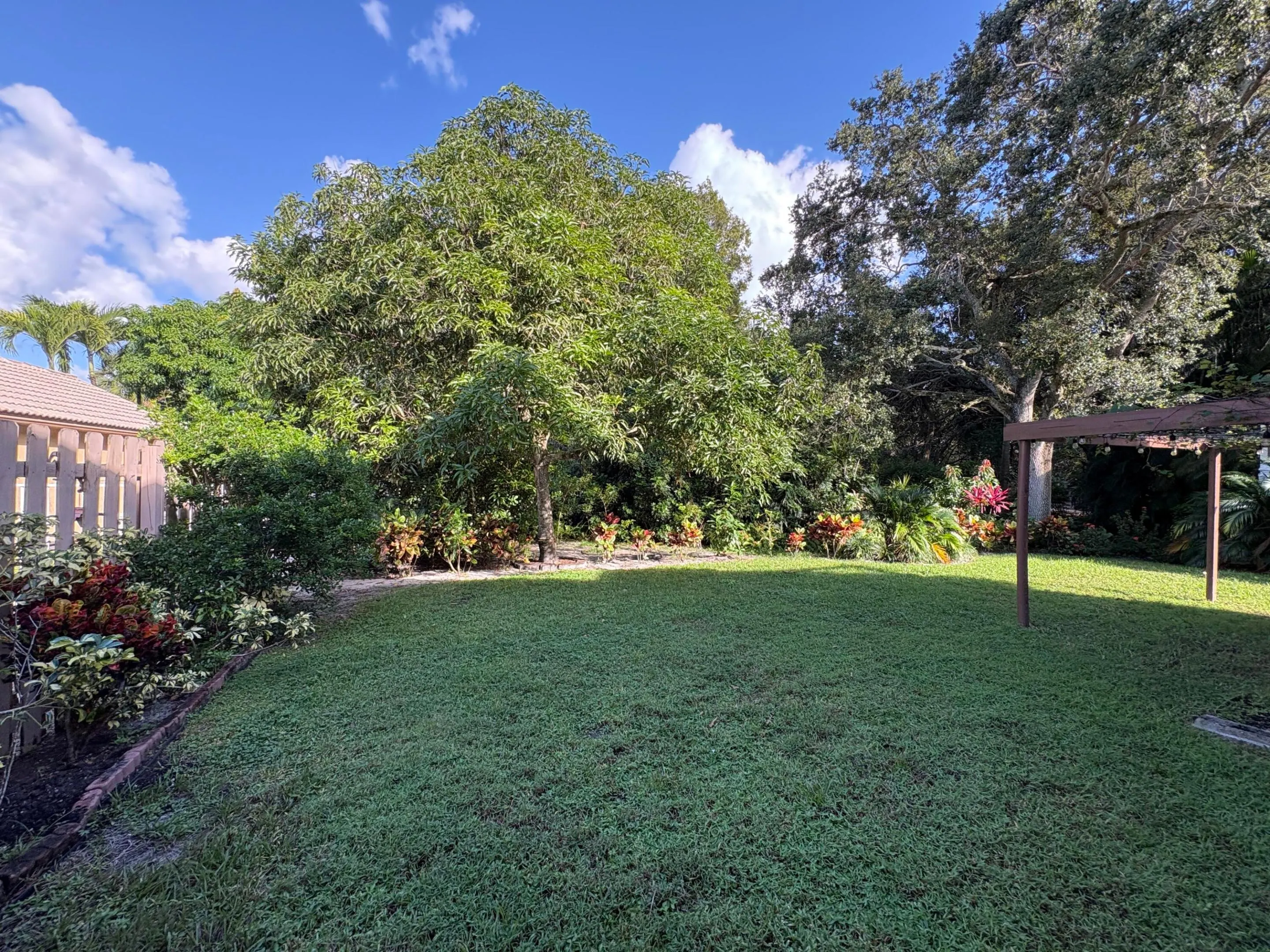 1842 OAK BERRY Circle