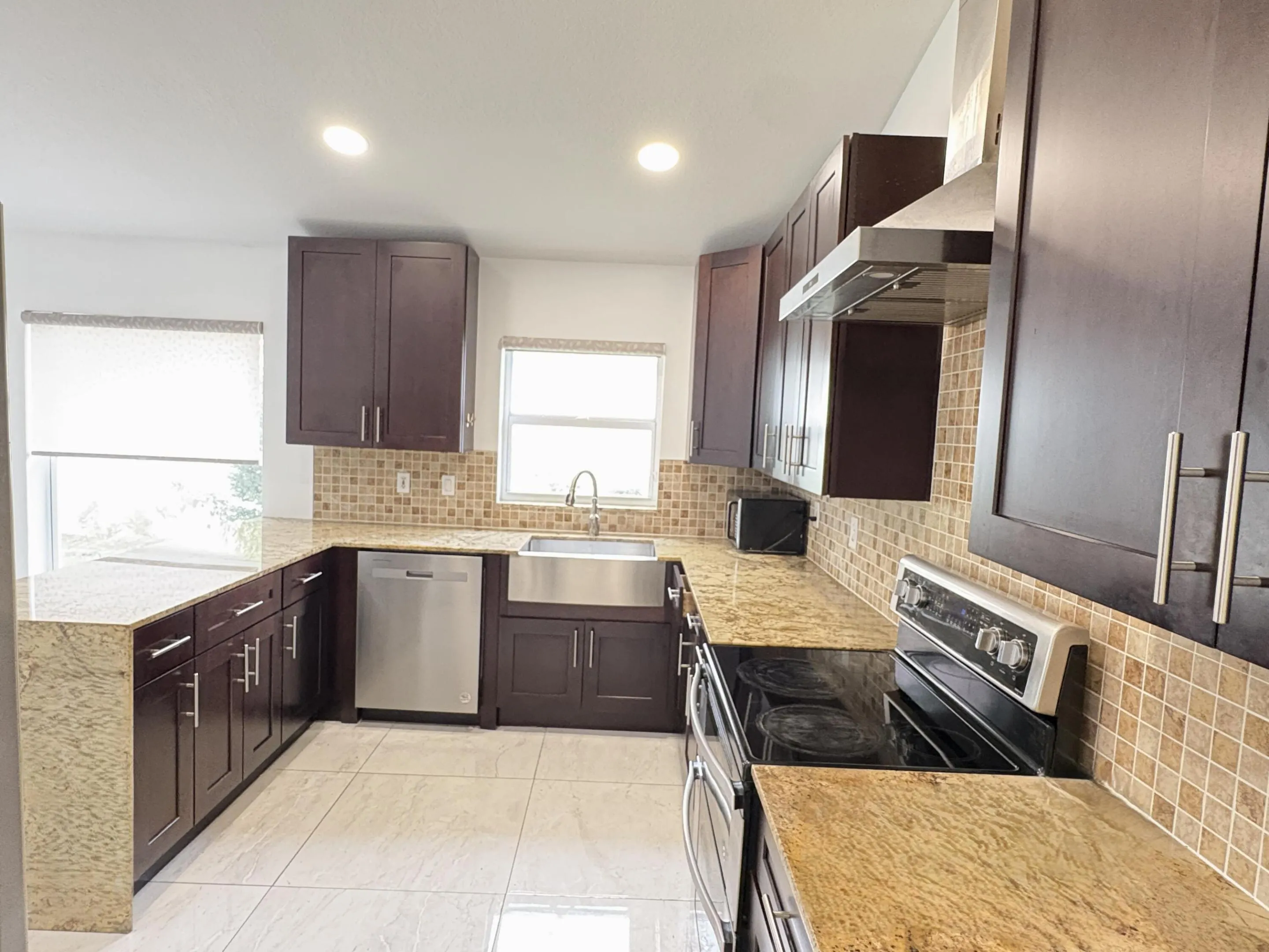 1842 OAK BERRY Circle