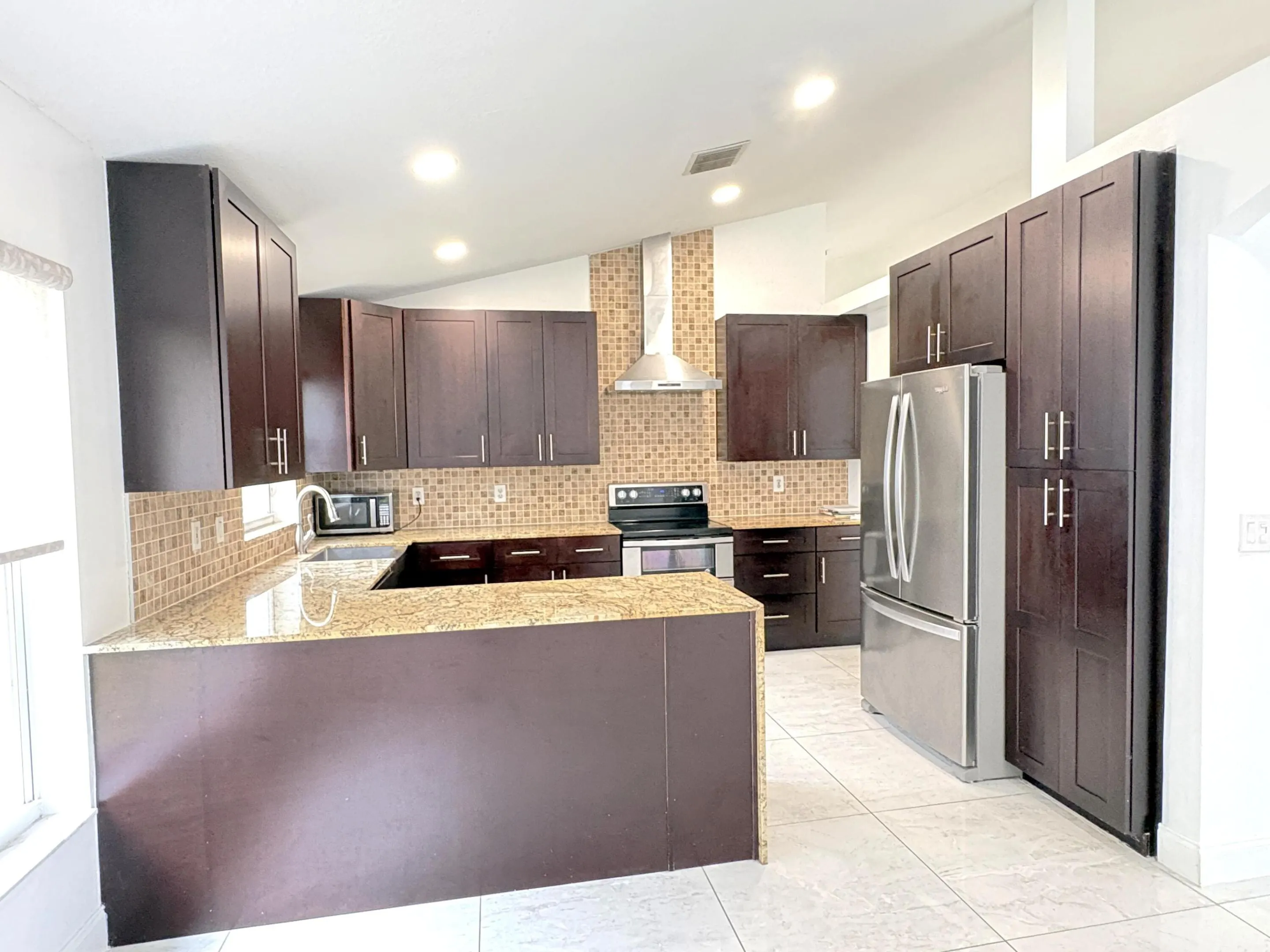 1842 OAK BERRY Circle