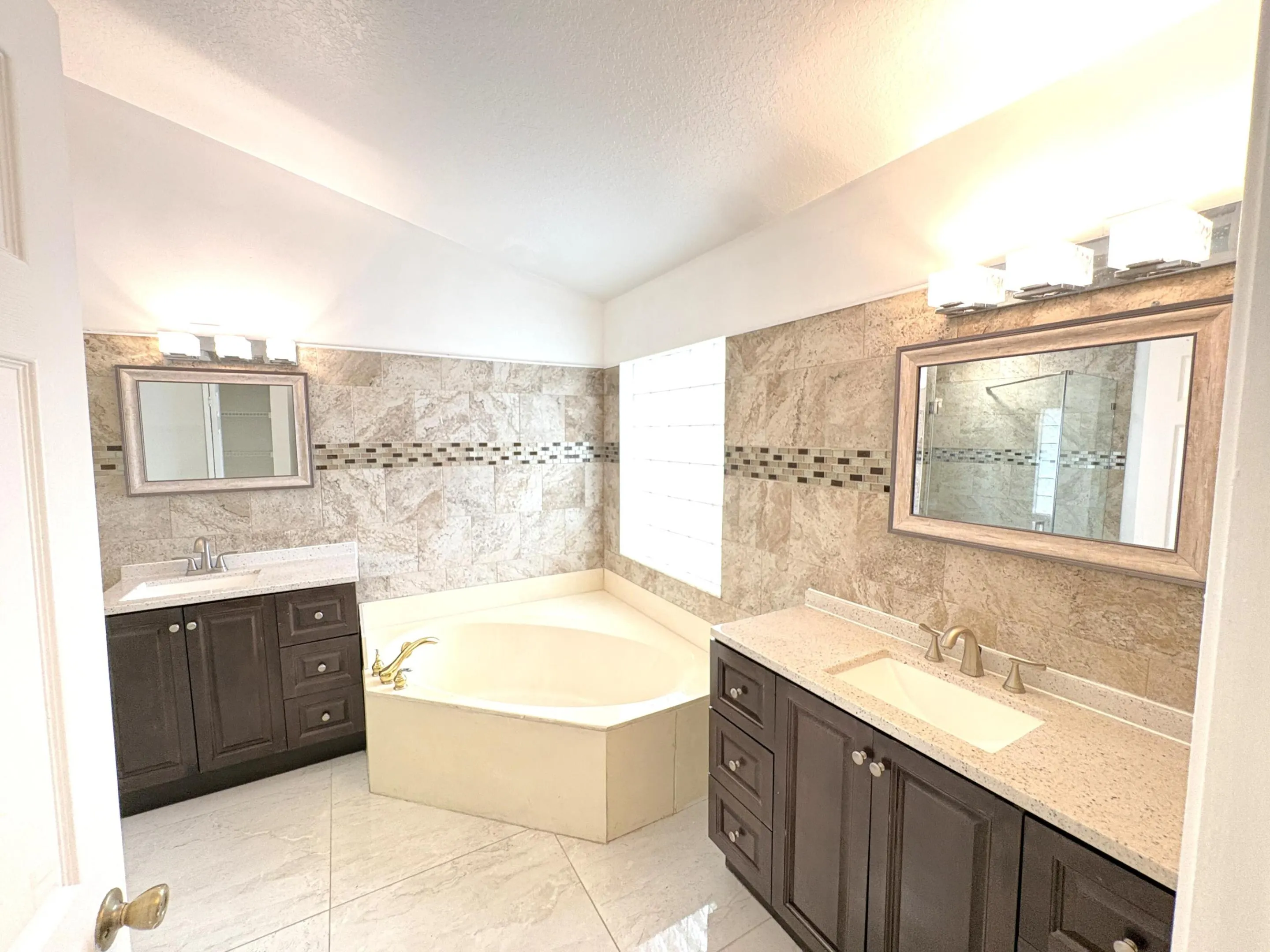 1842 OAK BERRY Circle