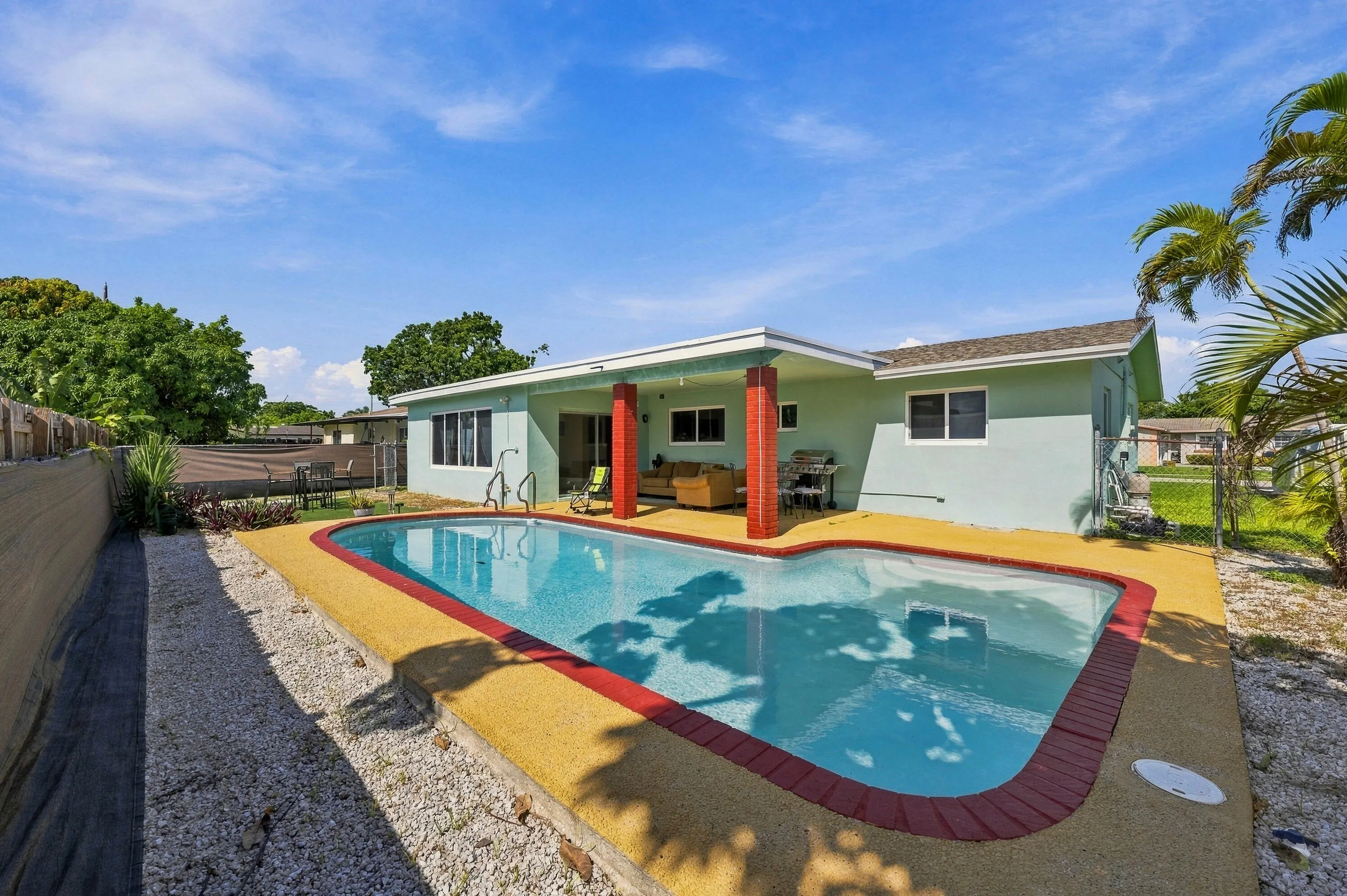6812 OAKHILL Hill