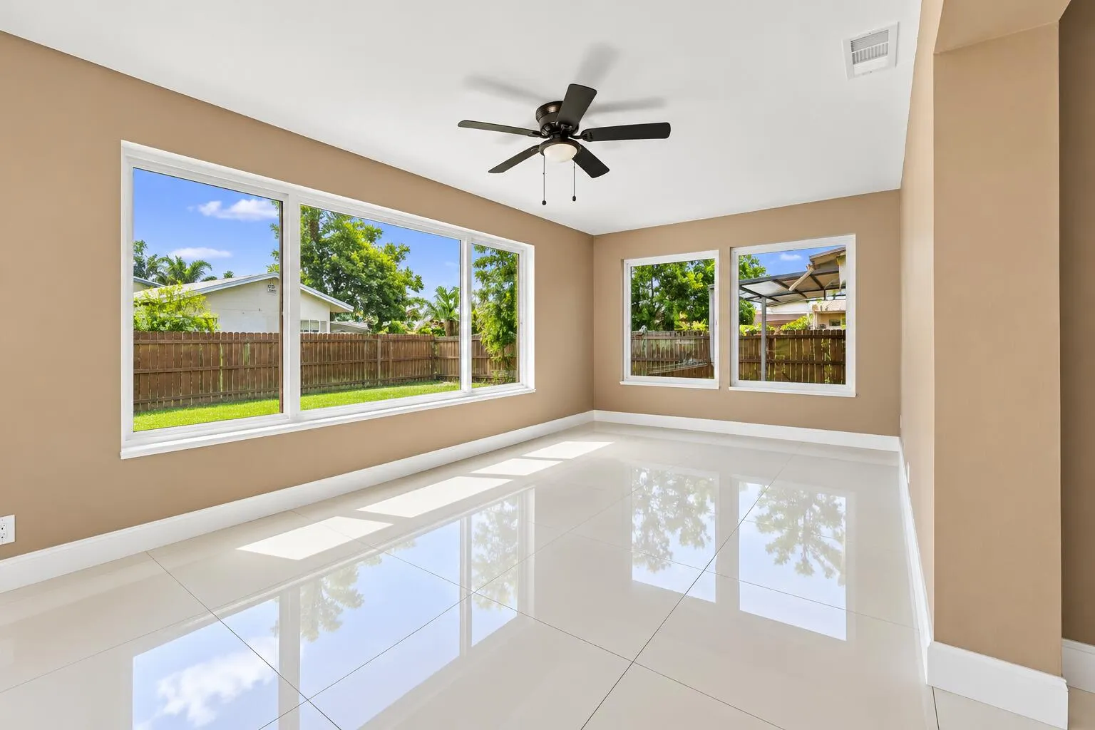 6812 OAKHILL Hill