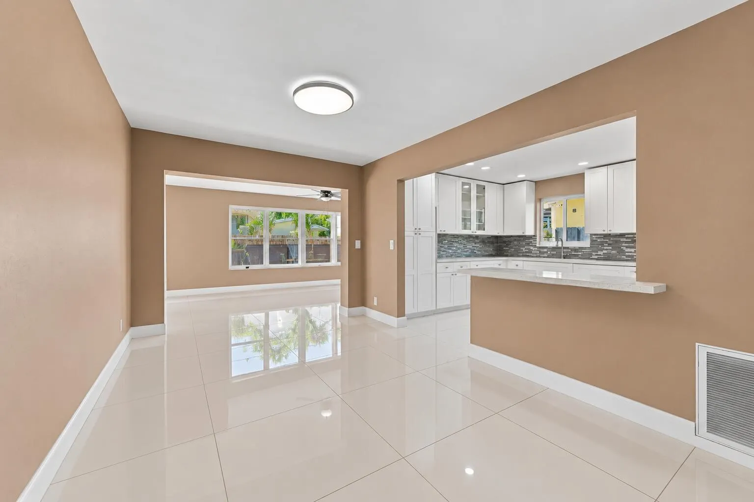 6812 OAKHILL Hill