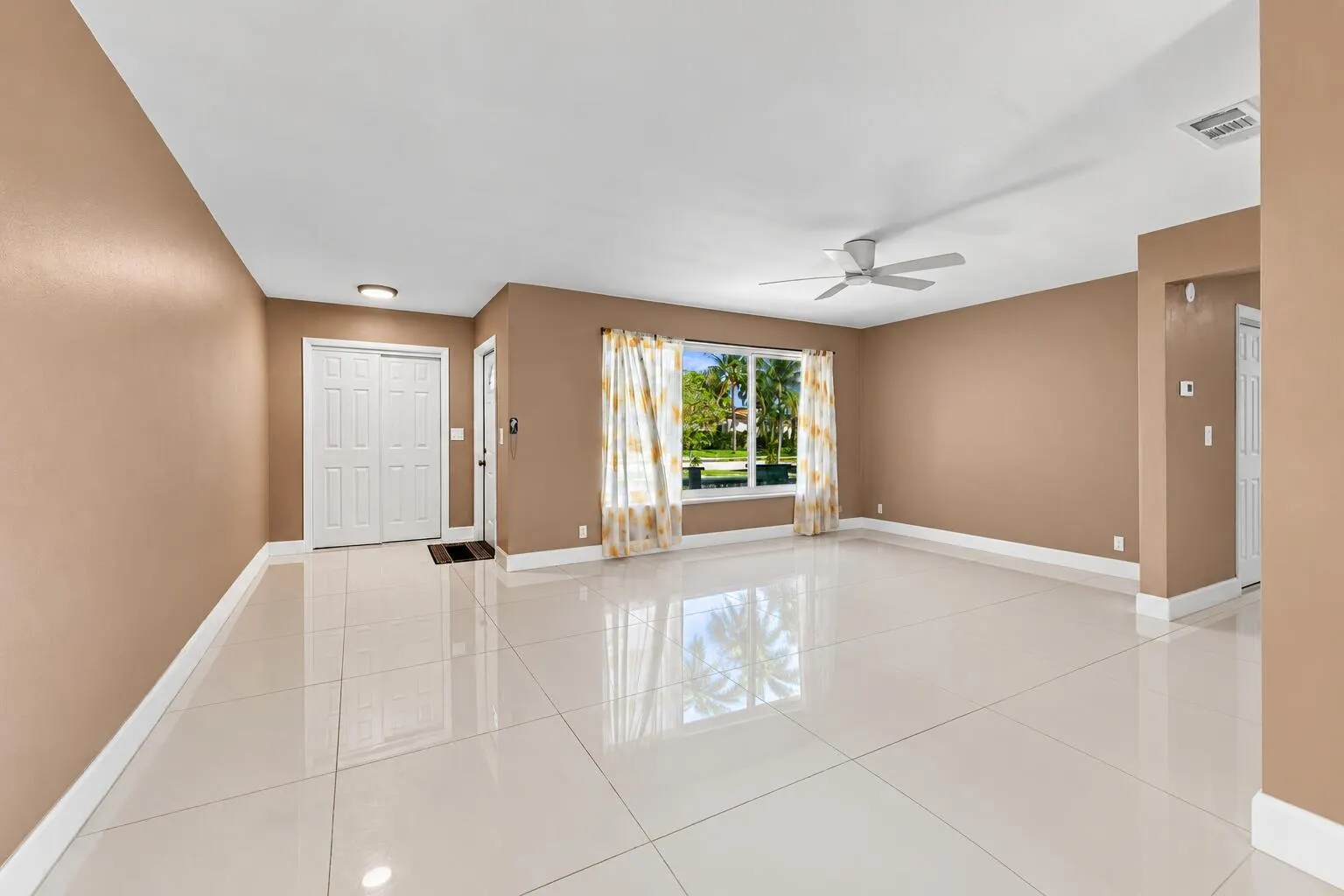 6812 OAKHILL Hill