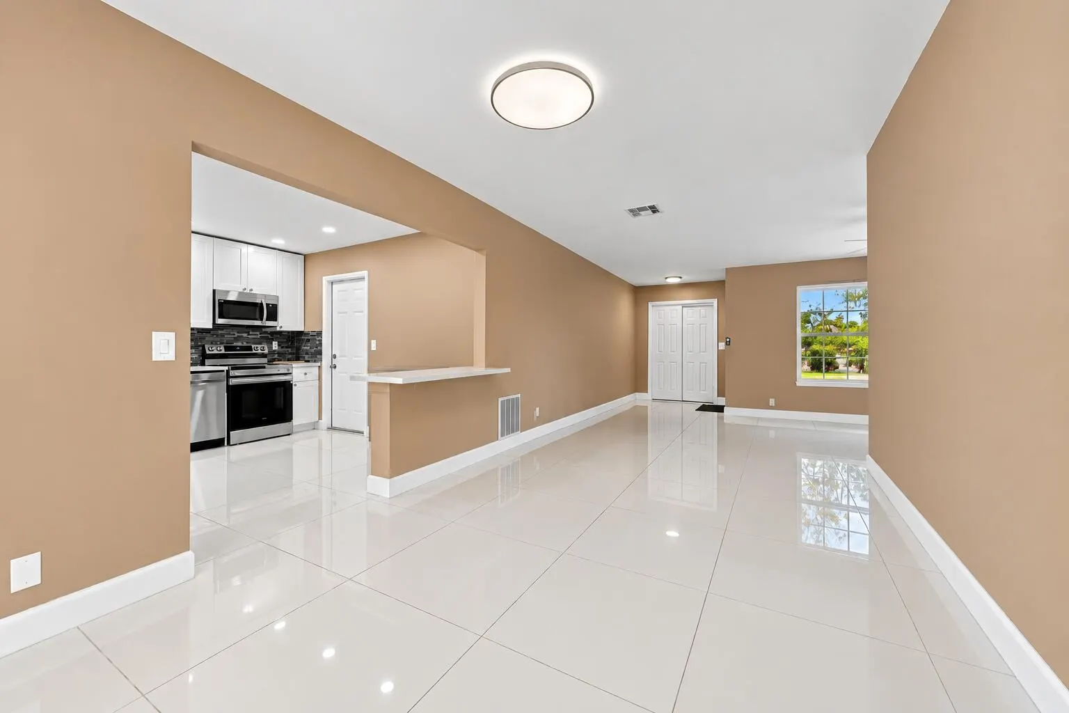 6812 OAKHILL Hill