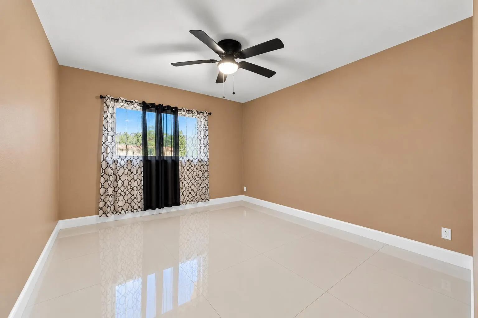 6812 OAKHILL Hill