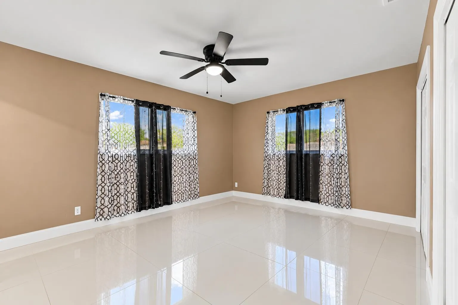 6812 OAKHILL Hill