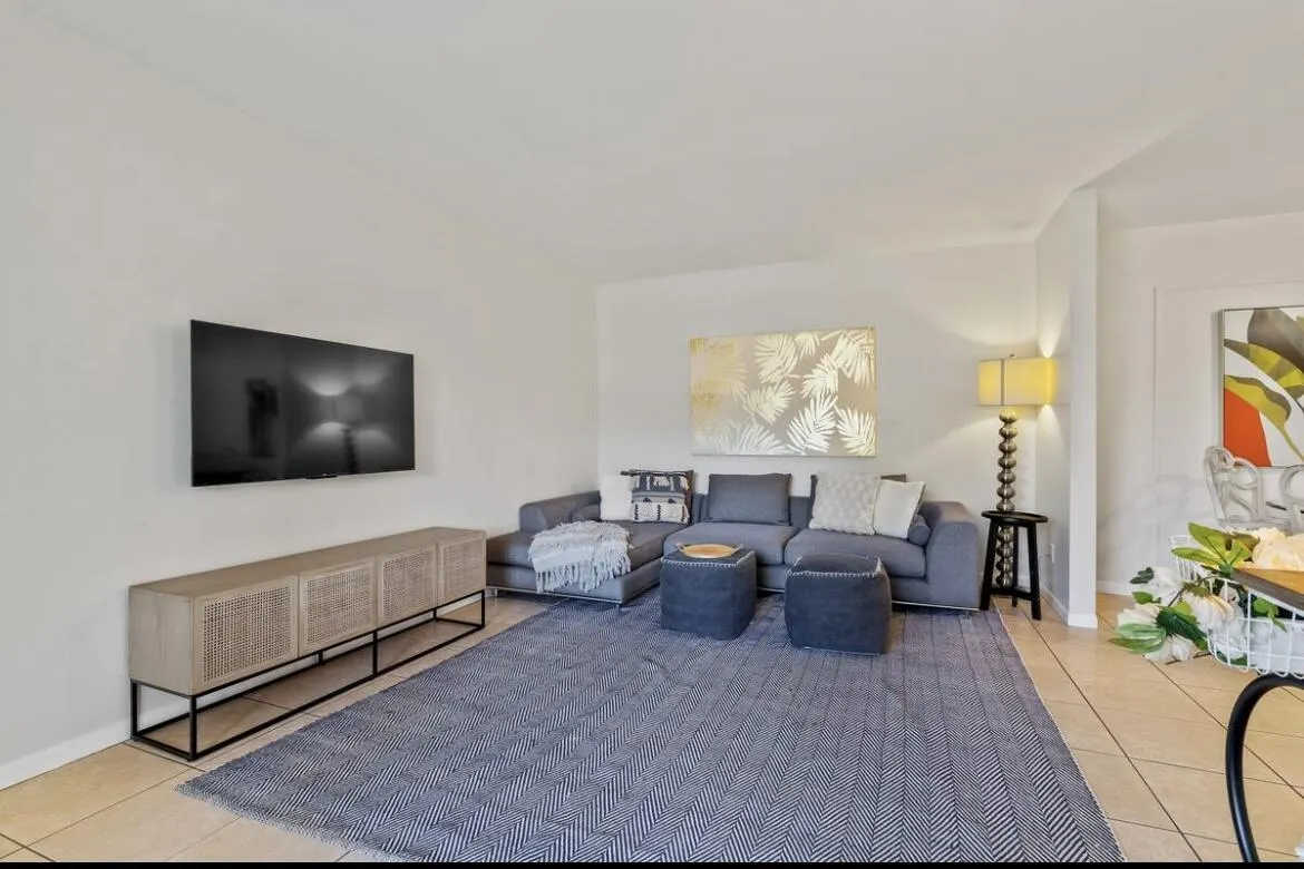 333 SE MARTIN Avenue #1-I