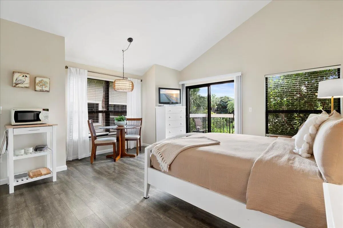 11863 Wimbledon Circle #540