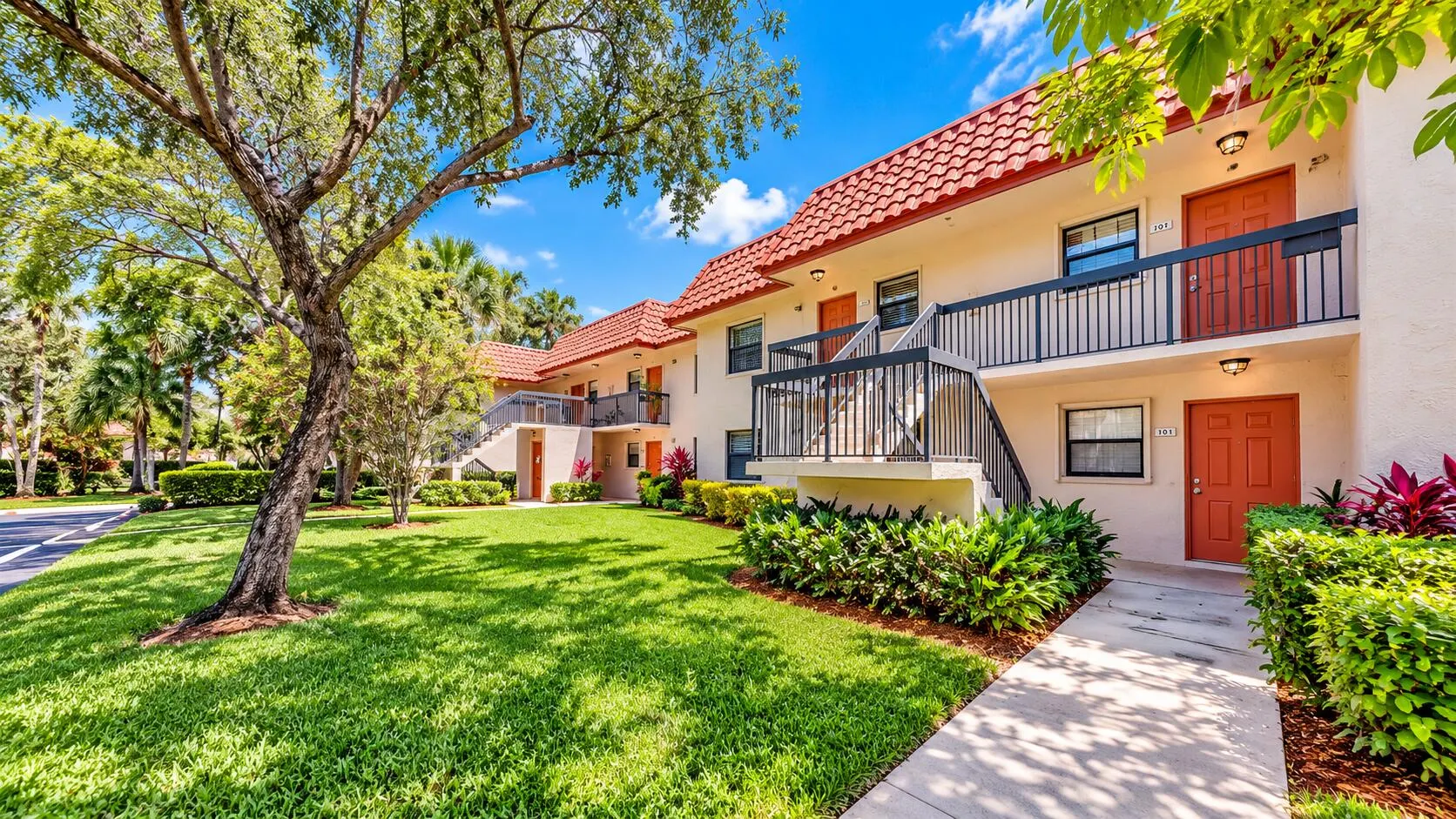 15805 W WATERSIDE Circle #205