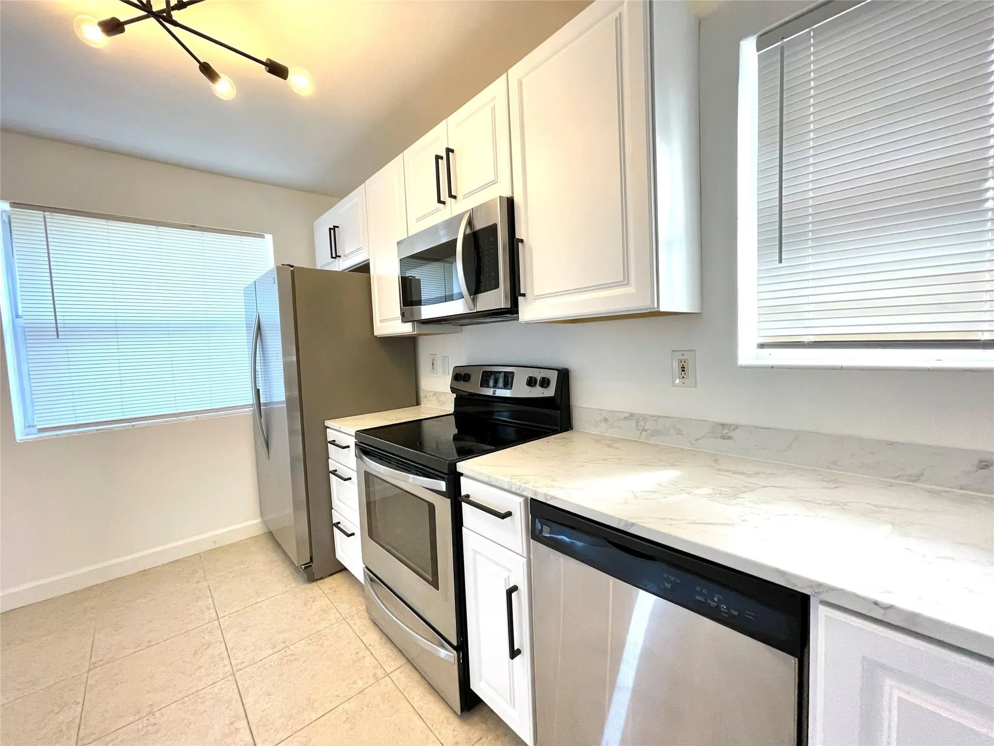 4071 N DIXIE Highway #20