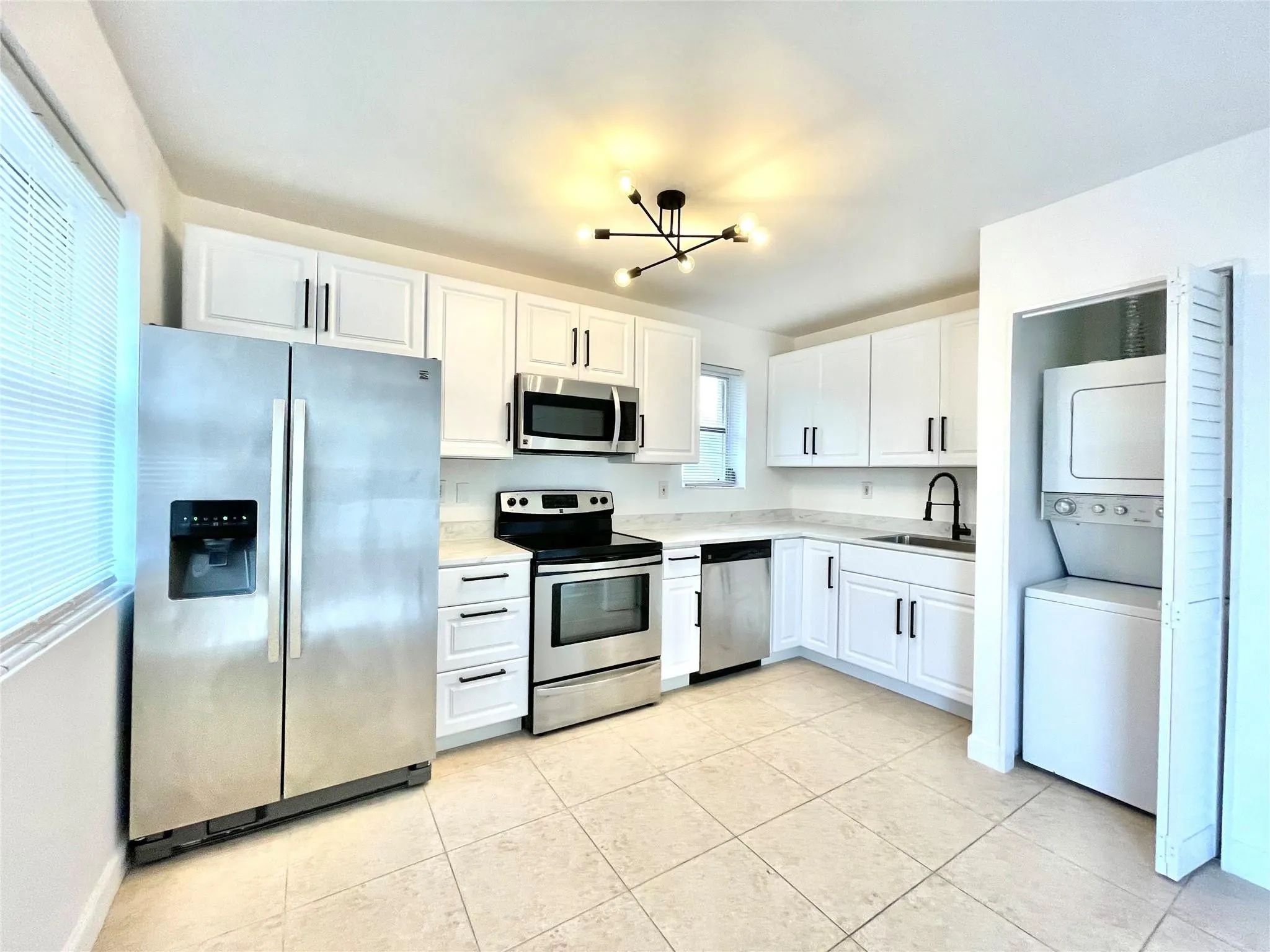 4071 N DIXIE Highway #20