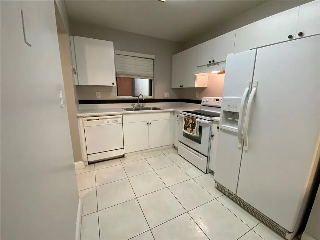 2967 RIVERSIDE Drive #109