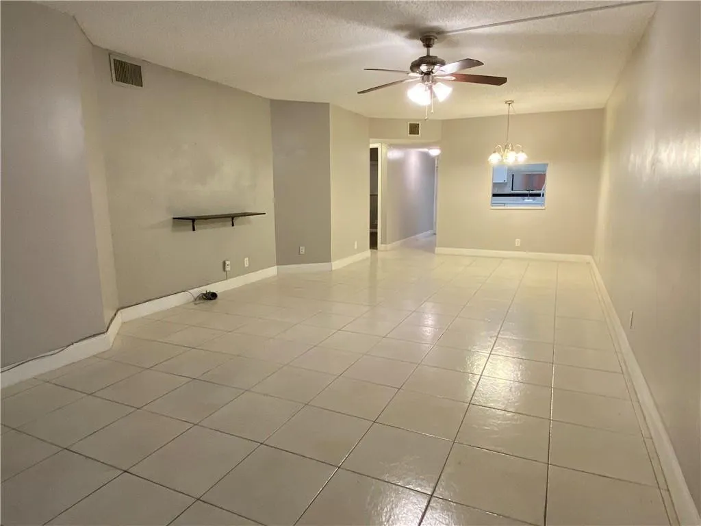 2967 RIVERSIDE Drive #109