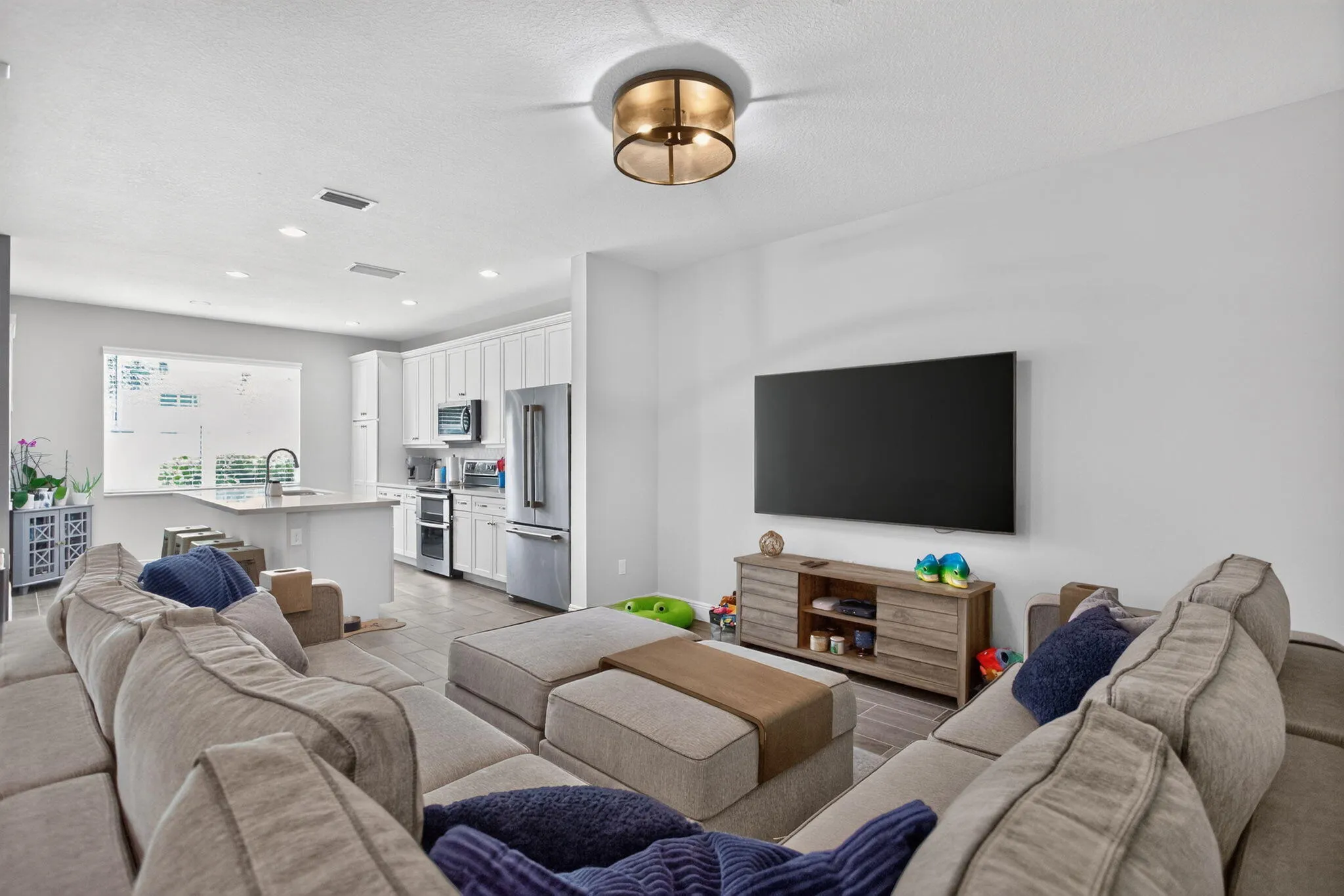 532 SANDERLING Circle