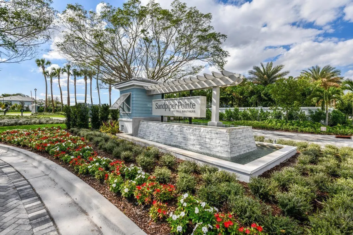 532 SANDERLING Circle