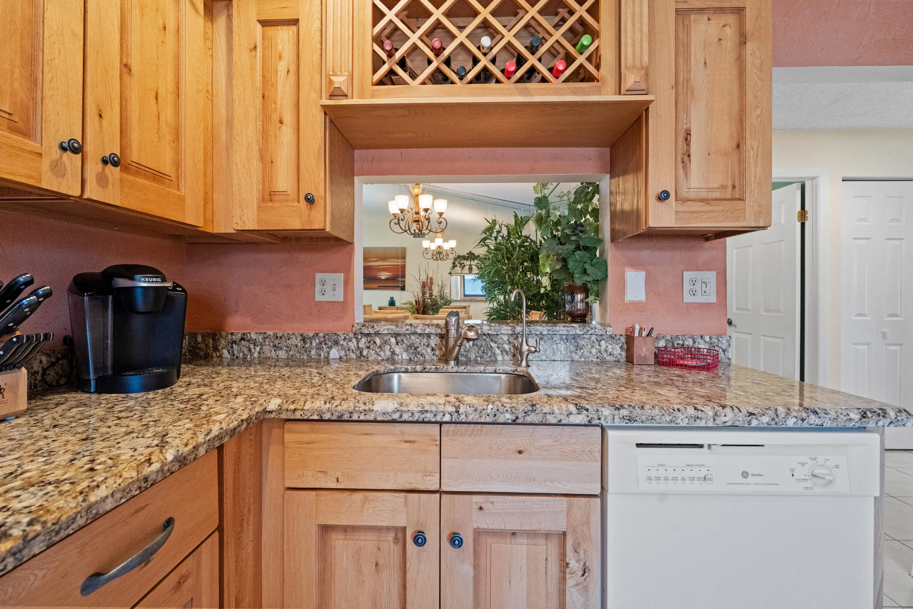 15144 ASHLAND Street #282