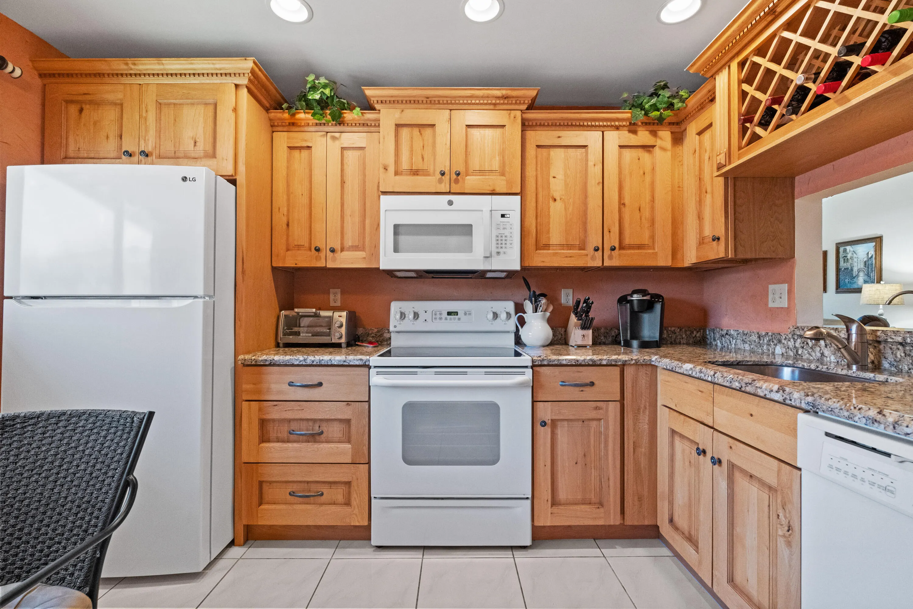 15144 ASHLAND Street #282