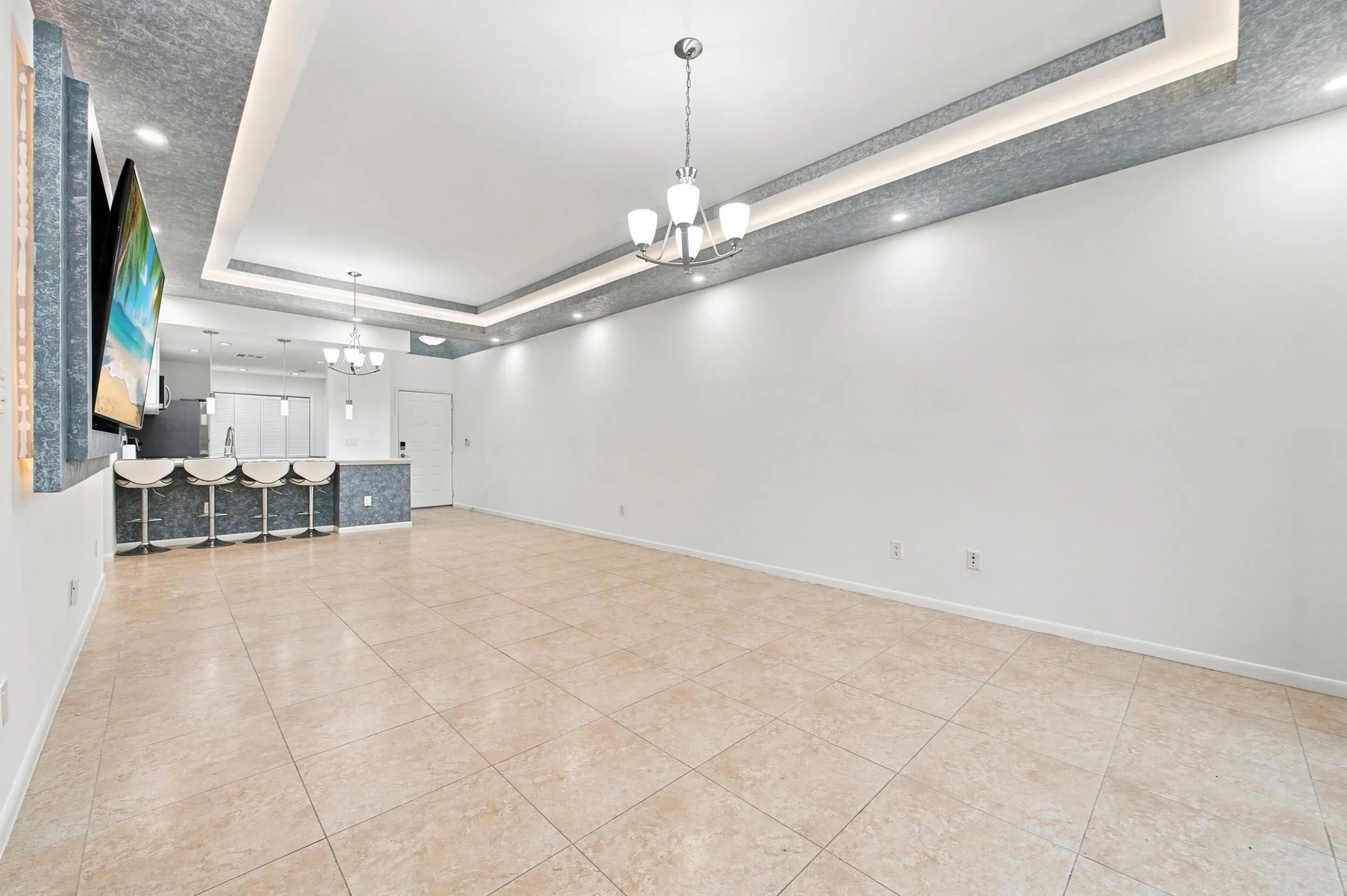 7508 LA PAZ Boulevard #107