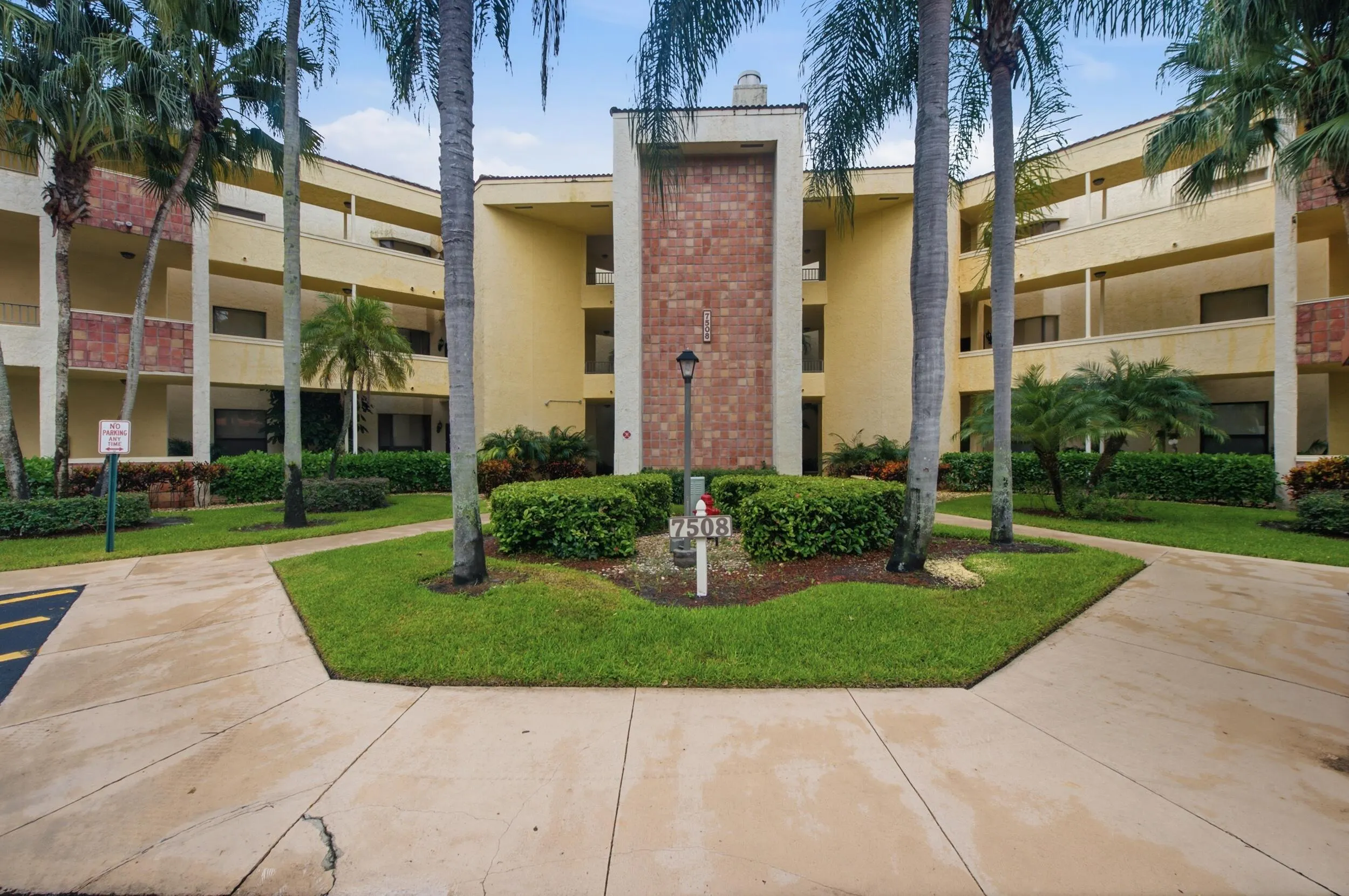 7508 LA PAZ Boulevard #107