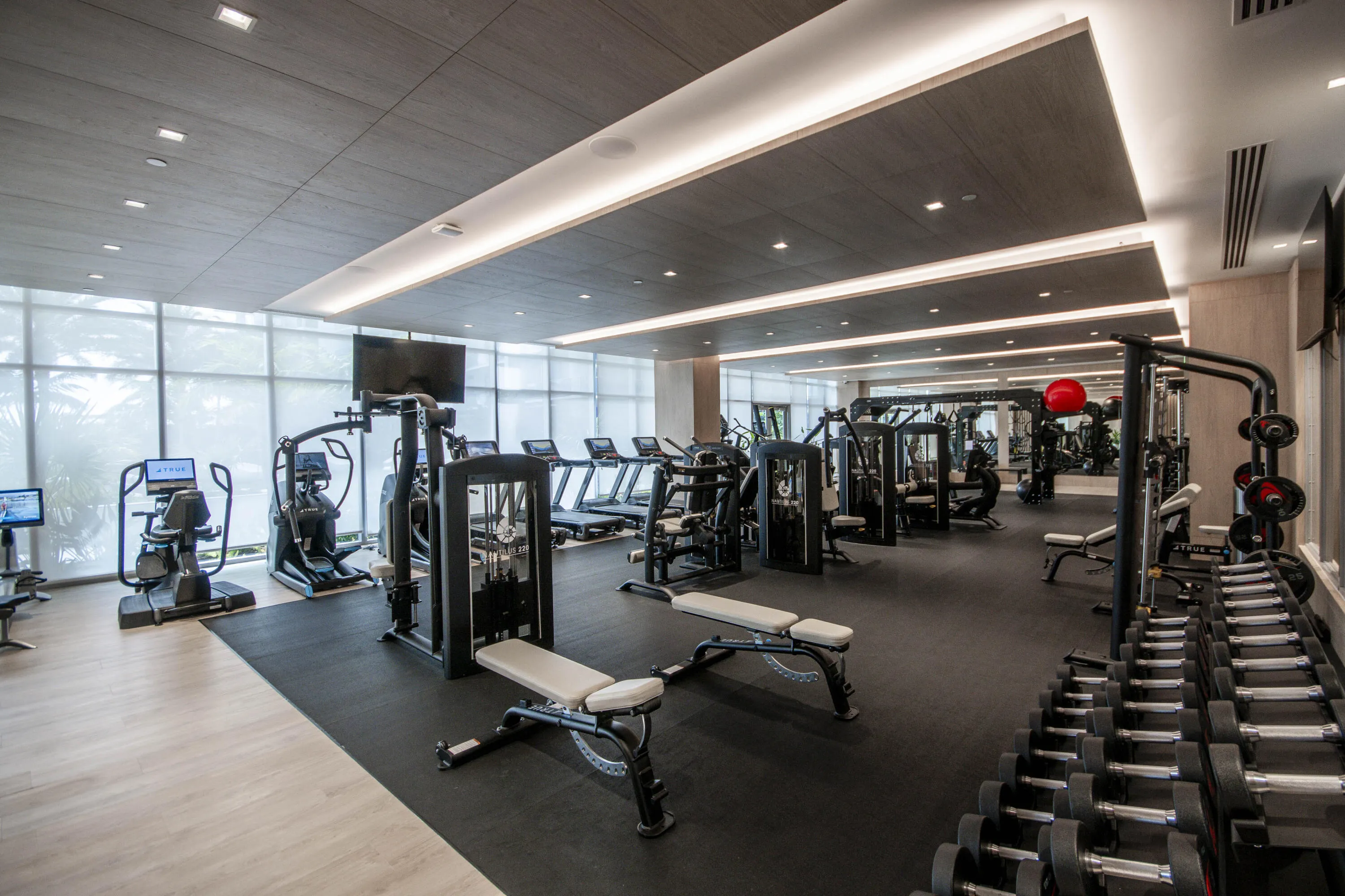 220 Lake Shore Drive #813