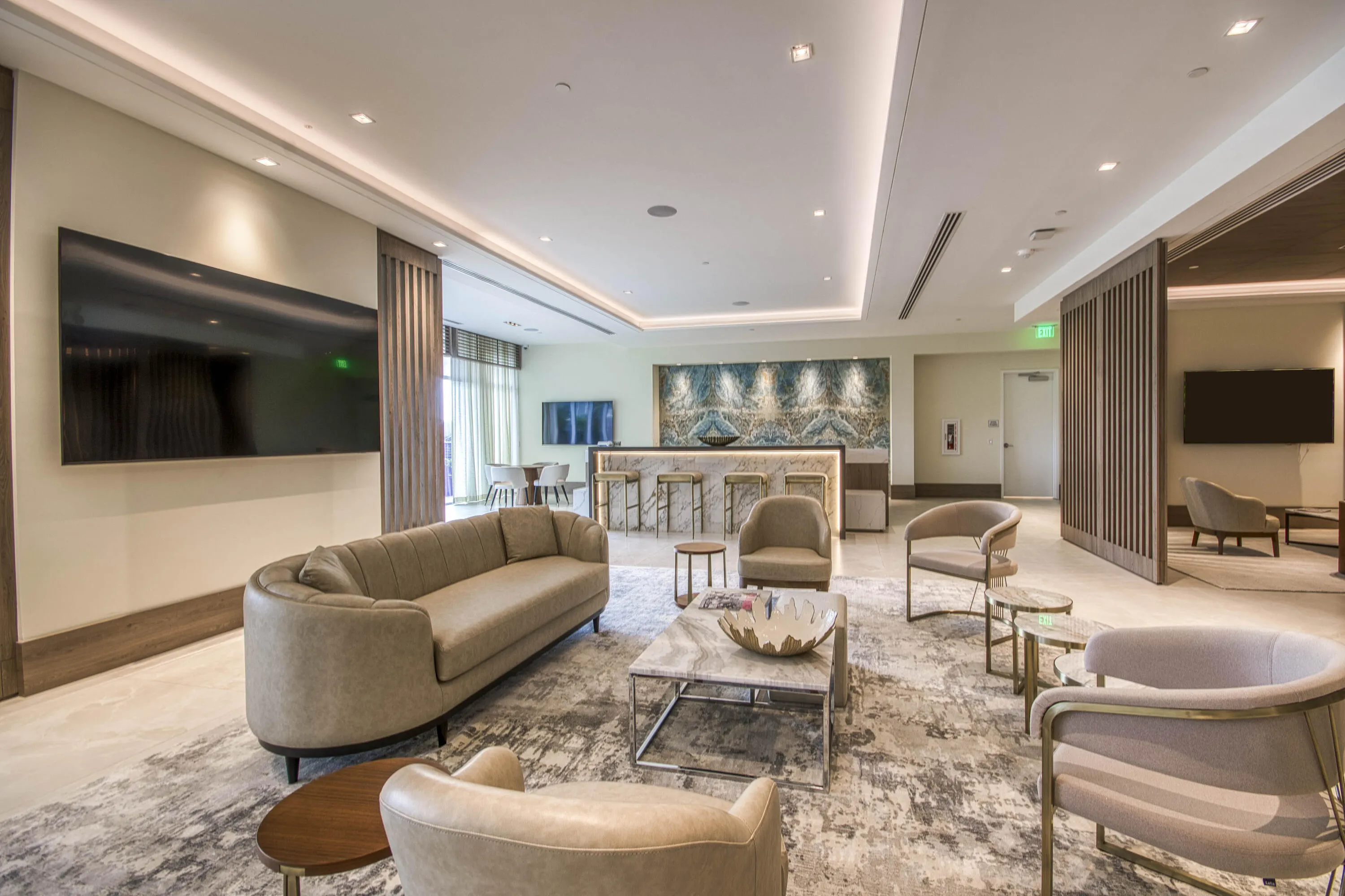 220 Lake Shore Drive #813