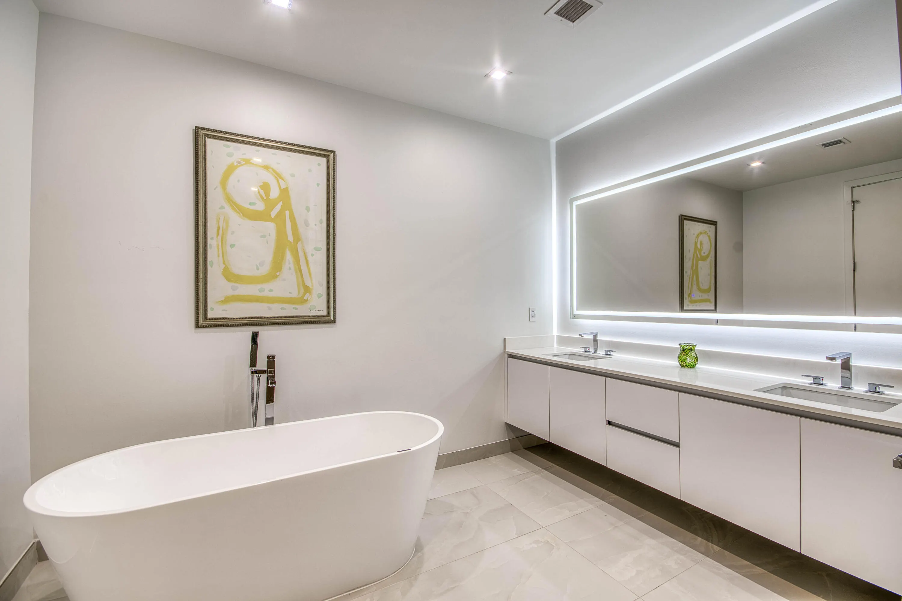 220 Lake Shore Drive #813