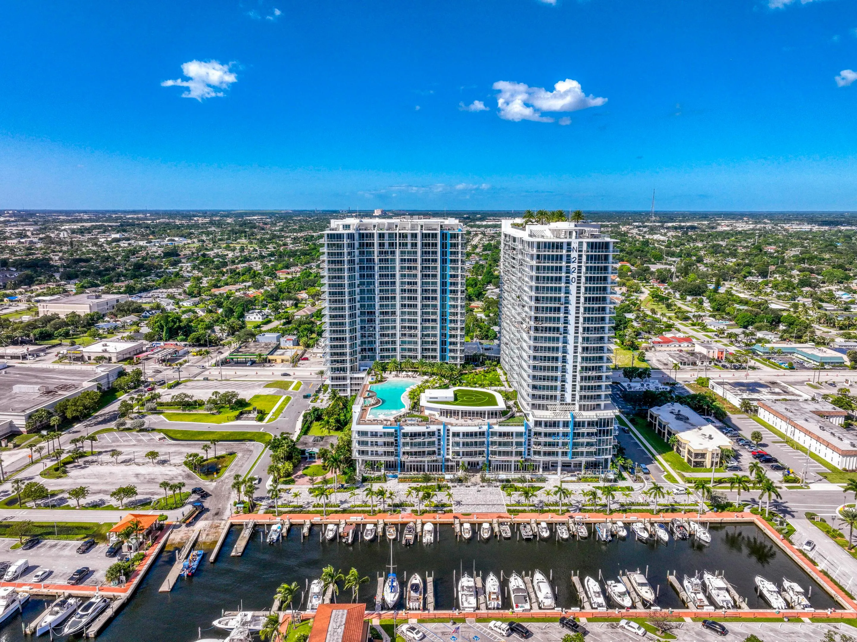 220 Lake Shore Drive #813