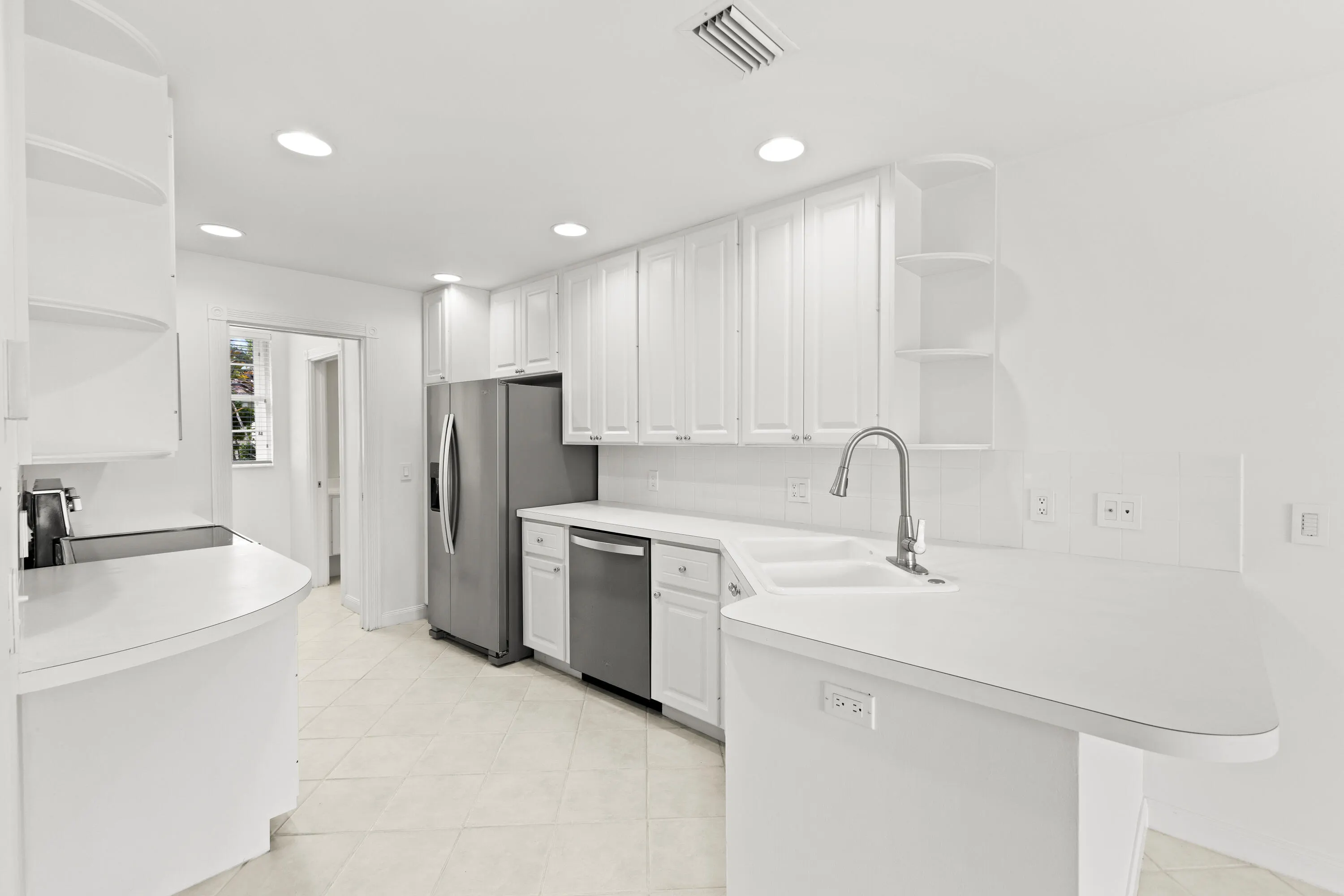 2006 W Tigris Drive