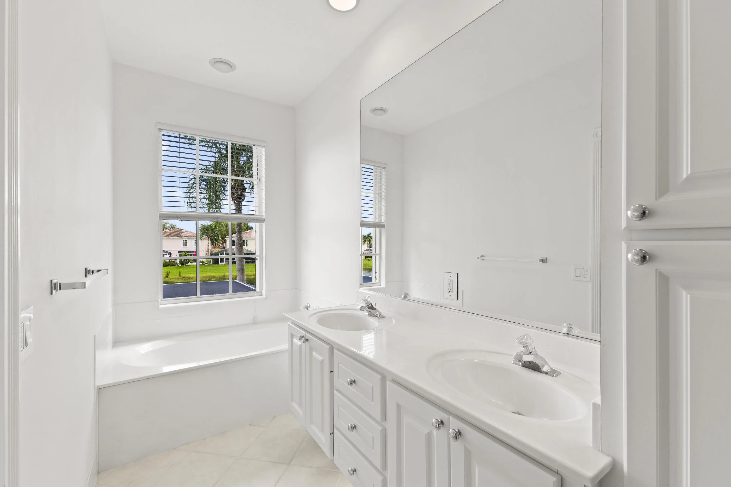 2006 W Tigris Drive